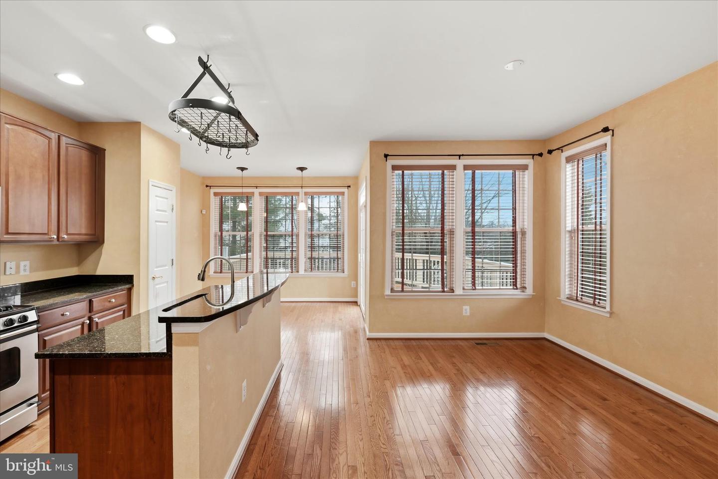 9632 POTTERS HILL CIR, LORTON, Virginia 22079, 3 Bedrooms Bedrooms, ,2 BathroomsBathrooms,Residential,For sale,9632 POTTERS HILL CIR,VAFX2288644 MLS # VAFX2288644