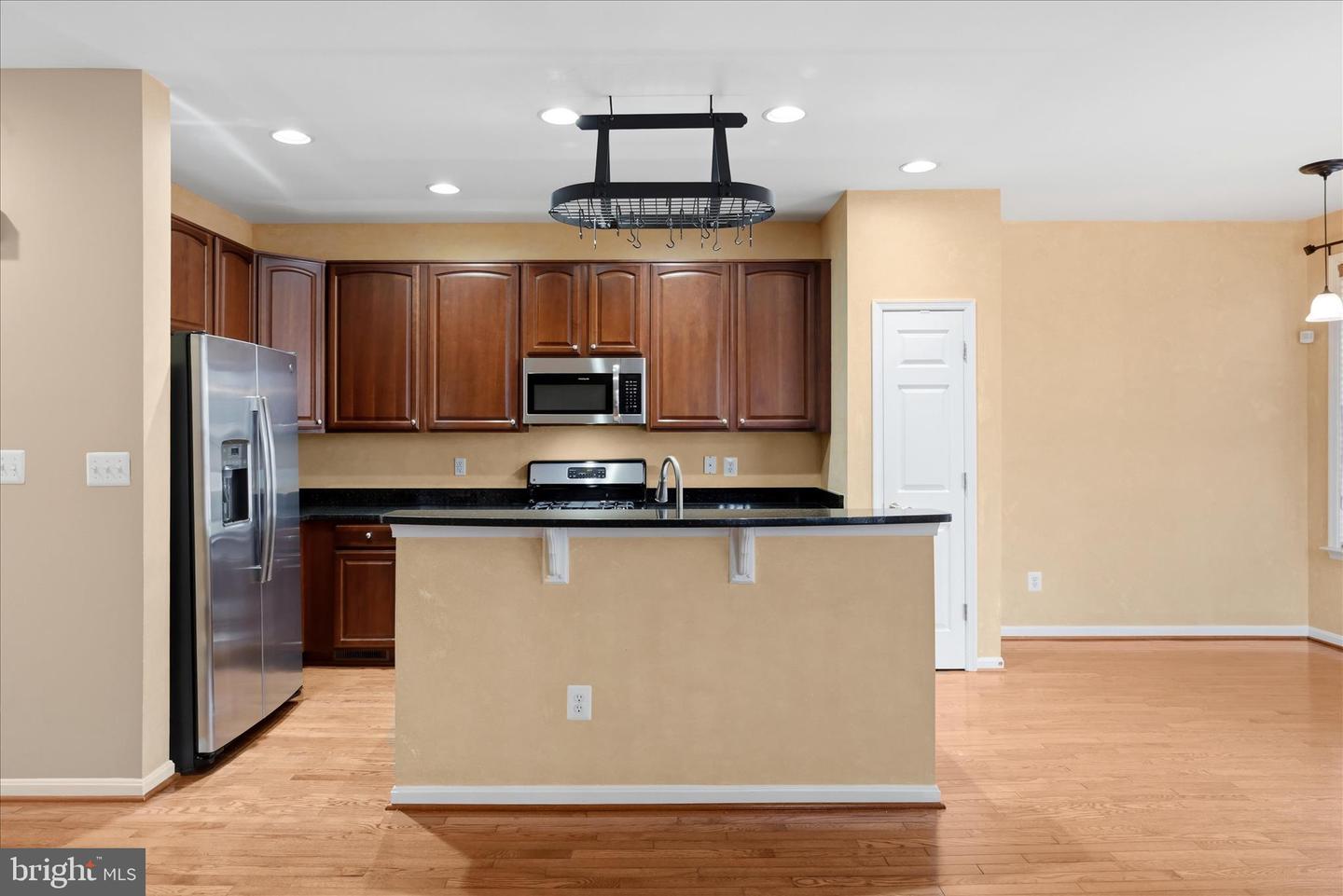 9632 POTTERS HILL CIR, LORTON, Virginia 22079, 3 Bedrooms Bedrooms, ,2 BathroomsBathrooms,Residential,For sale,9632 POTTERS HILL CIR,VAFX2288644 MLS # VAFX2288644