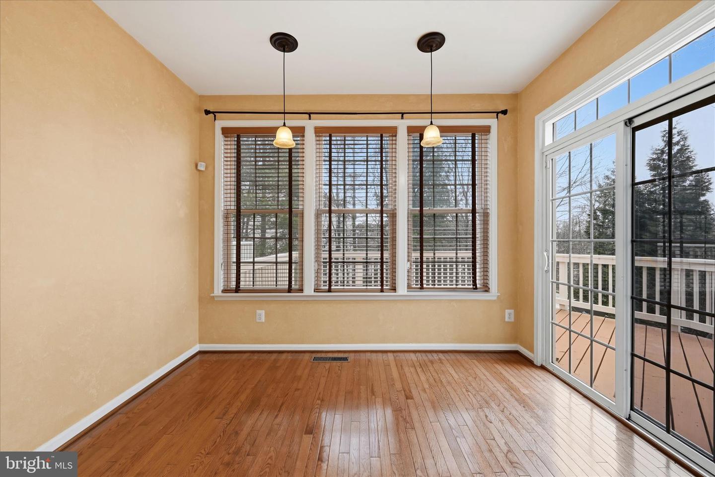 9632 POTTERS HILL CIR, LORTON, Virginia 22079, 3 Bedrooms Bedrooms, ,2 BathroomsBathrooms,Residential,For sale,9632 POTTERS HILL CIR,VAFX2288644 MLS # VAFX2288644