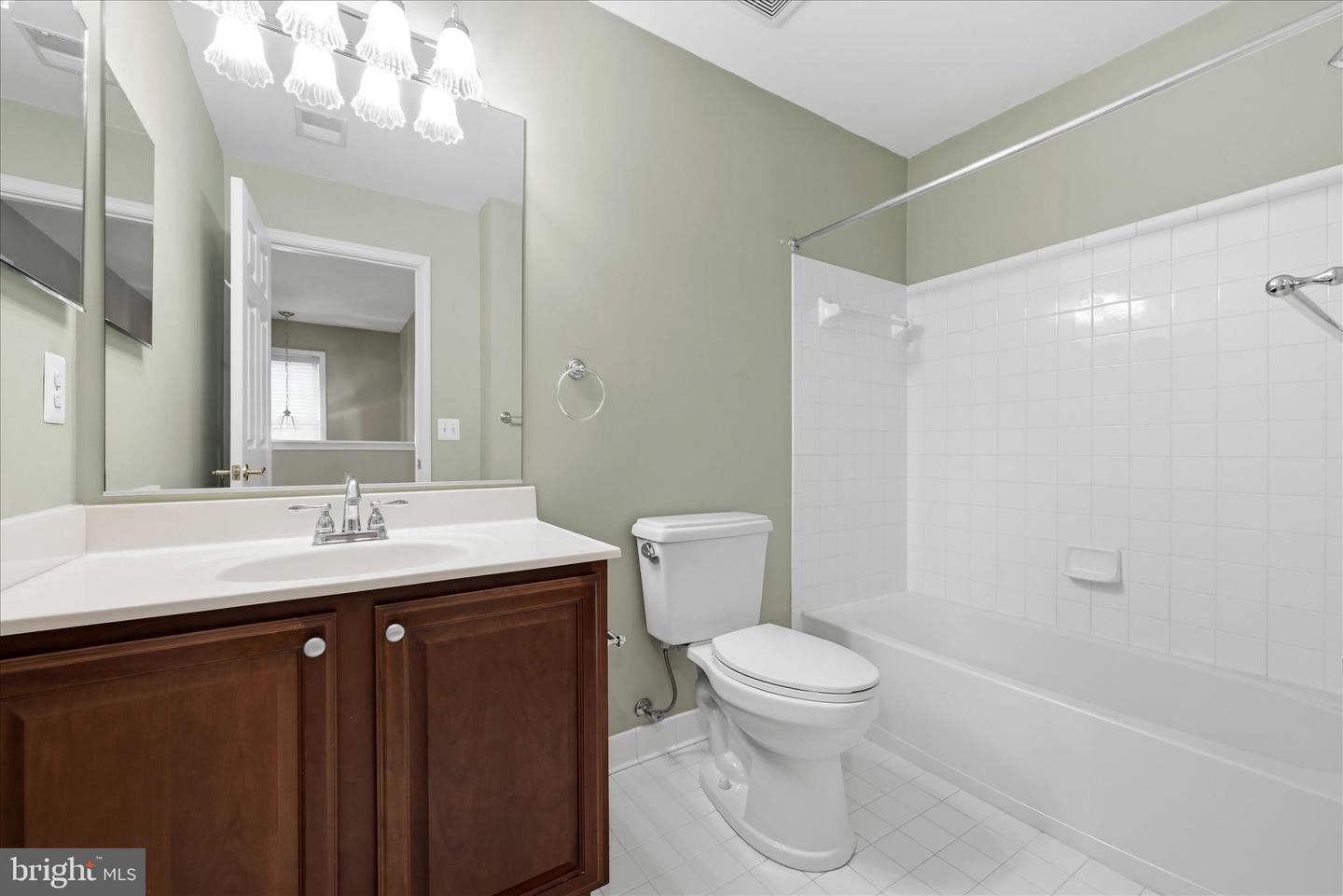 9632 POTTERS HILL CIR, LORTON, Virginia 22079, 3 Bedrooms Bedrooms, ,2 BathroomsBathrooms,Residential,For sale,9632 POTTERS HILL CIR,VAFX2288644 MLS # VAFX2288644