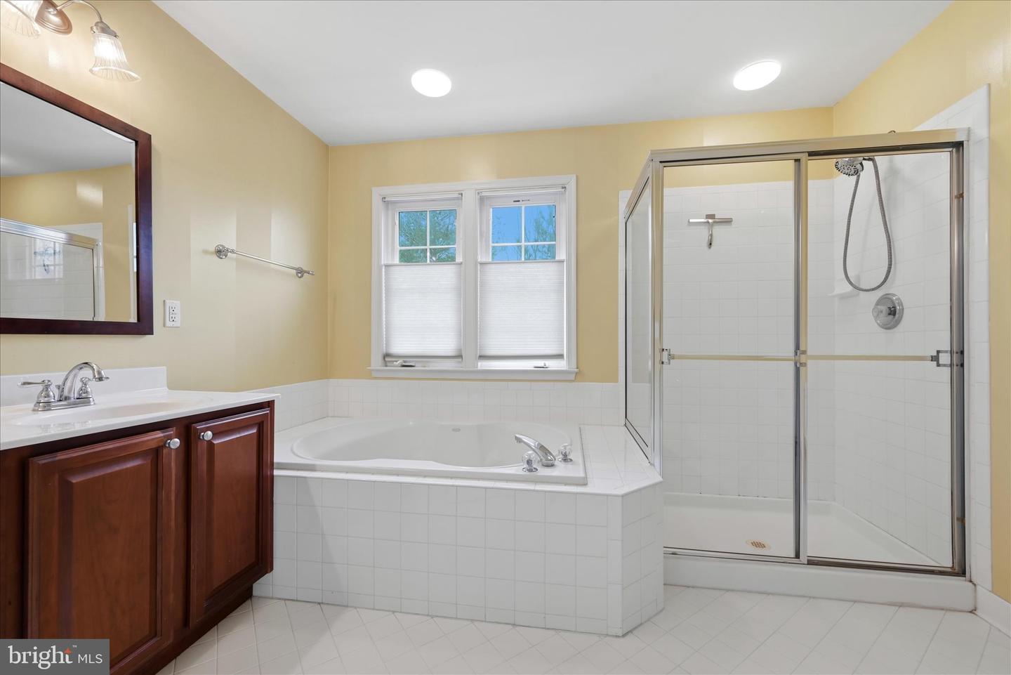 9632 POTTERS HILL CIR, LORTON, Virginia 22079, 3 Bedrooms Bedrooms, ,2 BathroomsBathrooms,Residential,For sale,9632 POTTERS HILL CIR,VAFX2288644 MLS # VAFX2288644