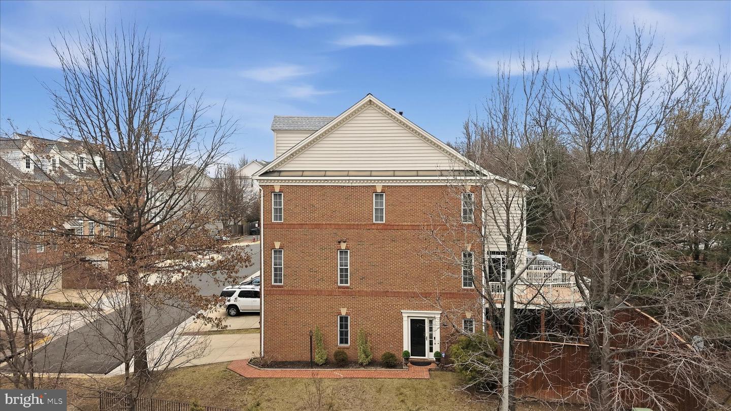 9632 POTTERS HILL CIR, LORTON, Virginia 22079, 3 Bedrooms Bedrooms, ,2 BathroomsBathrooms,Residential,For sale,9632 POTTERS HILL CIR,VAFX2288644 MLS # VAFX2288644