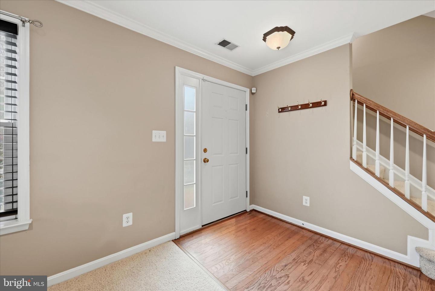 9632 POTTERS HILL CIR, LORTON, Virginia 22079, 3 Bedrooms Bedrooms, ,2 BathroomsBathrooms,Residential,For sale,9632 POTTERS HILL CIR,VAFX2288644 MLS # VAFX2288644