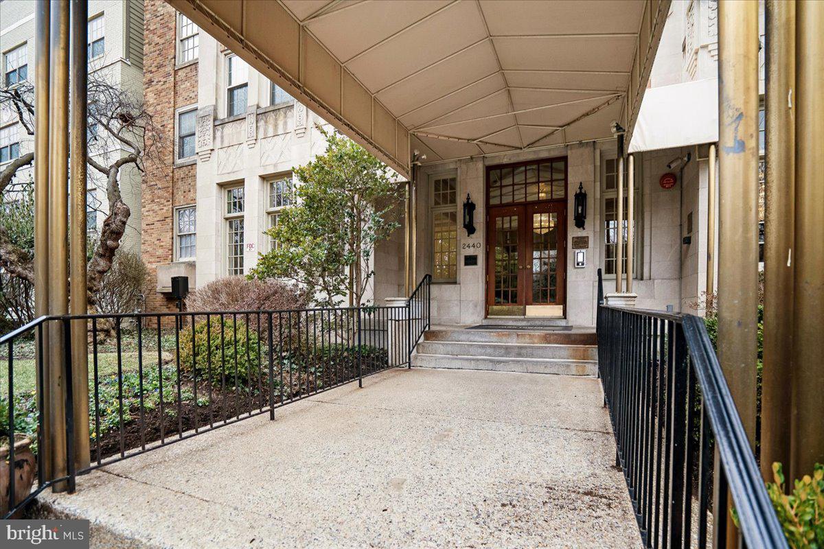 2440 16TH ST NW #521, WASHINGTON, District Of Columbia 20009, 1 Bedroom Bedrooms, ,1 BathroomBathrooms,Residential,For sale,2440 16TH ST NW #521,DCDC2244608 MLS # DCDC2244608
