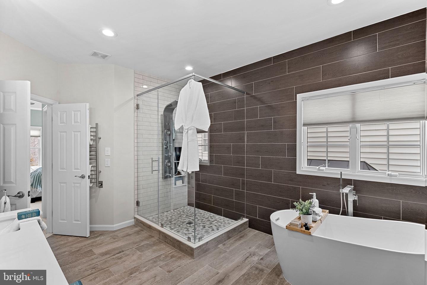 44020 RIVERPOINT DR, LEESBURG, Virginia 20176, 5 Bedrooms Bedrooms, ,4 BathroomsBathrooms,Residential,For sale,44020 RIVERPOINT DR,VALO2115290 MLS # VALO2115290