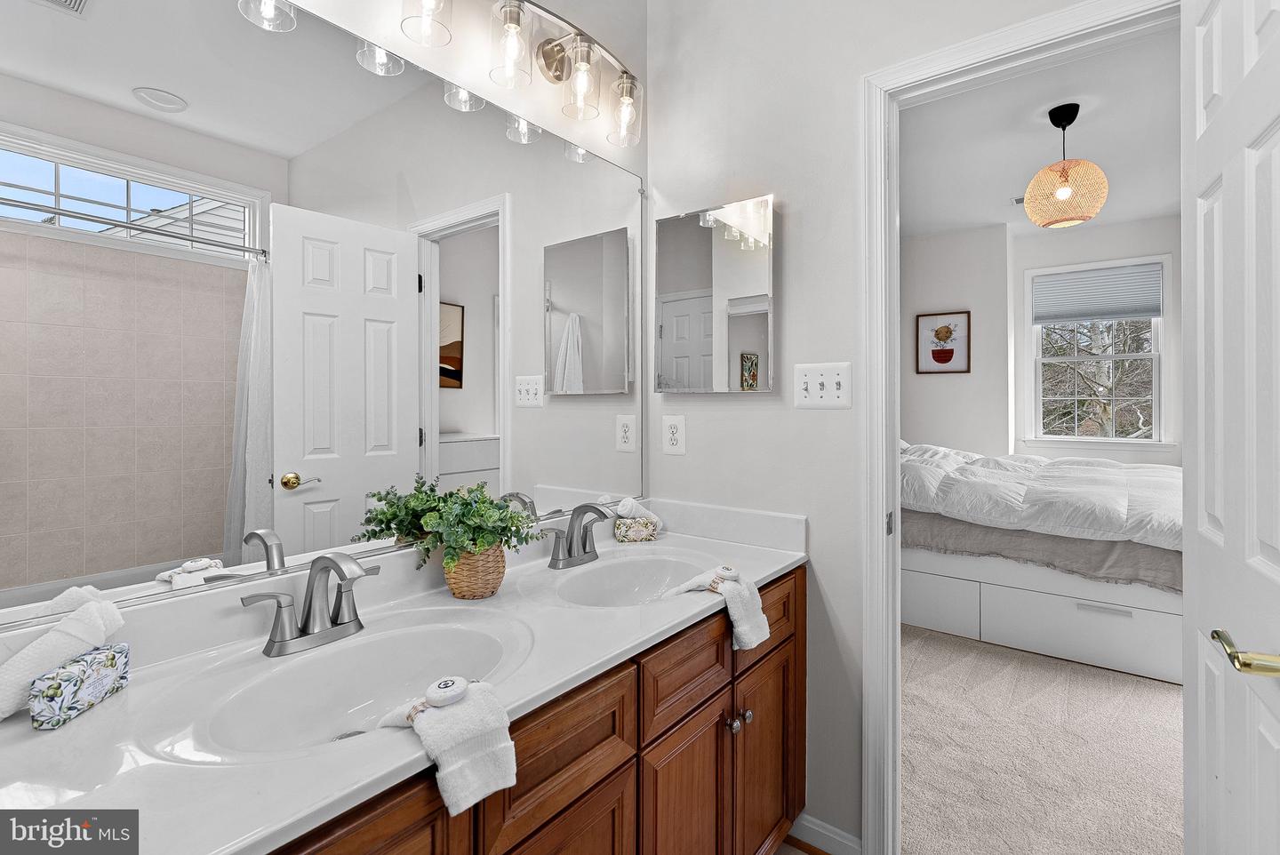 44020 RIVERPOINT DR, LEESBURG, Virginia 20176, 5 Bedrooms Bedrooms, ,4 BathroomsBathrooms,Residential,For sale,44020 RIVERPOINT DR,VALO2115290 MLS # VALO2115290