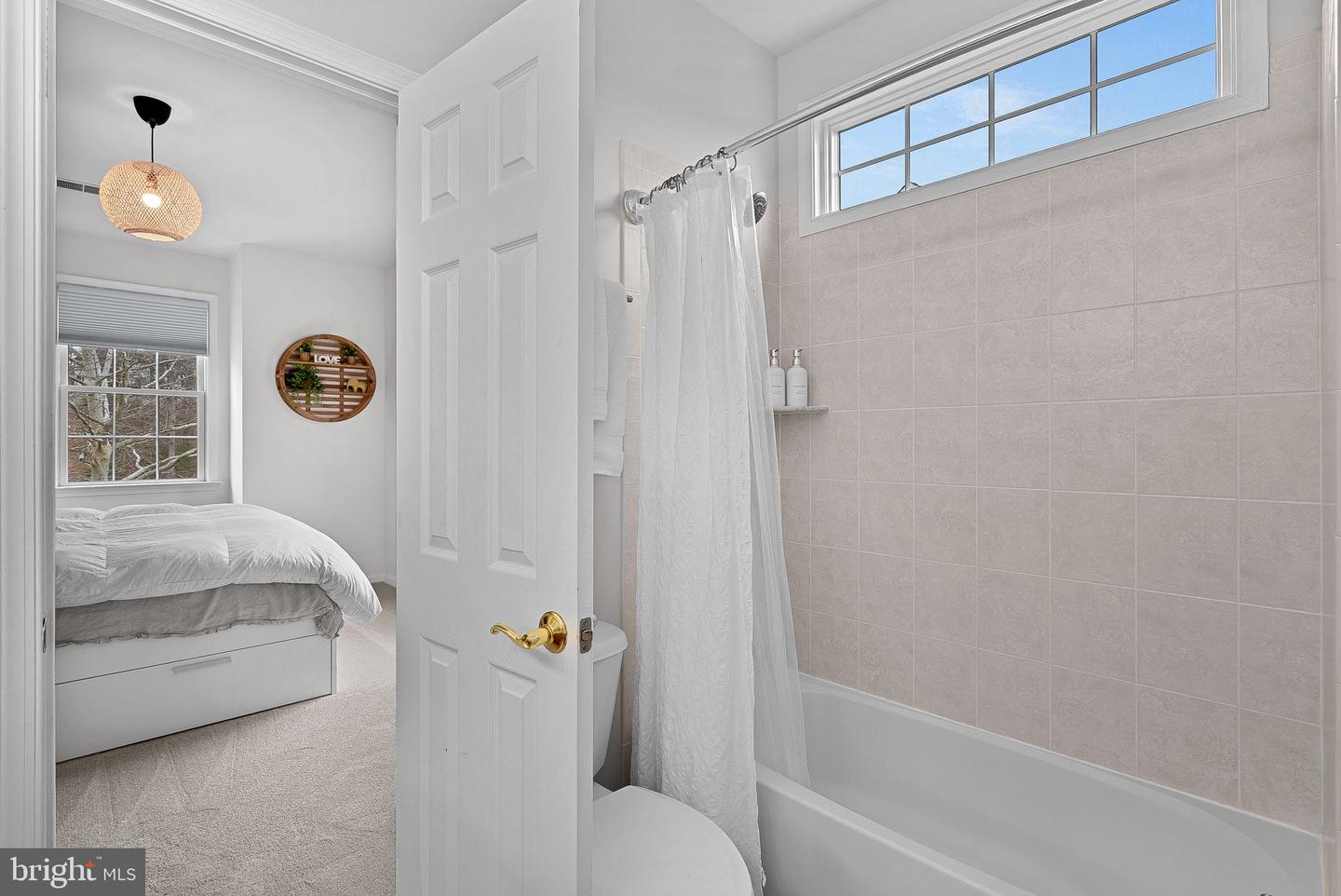 44020 RIVERPOINT DR, LEESBURG, Virginia 20176, 5 Bedrooms Bedrooms, ,4 BathroomsBathrooms,Residential,For sale,44020 RIVERPOINT DR,VALO2115290 MLS # VALO2115290