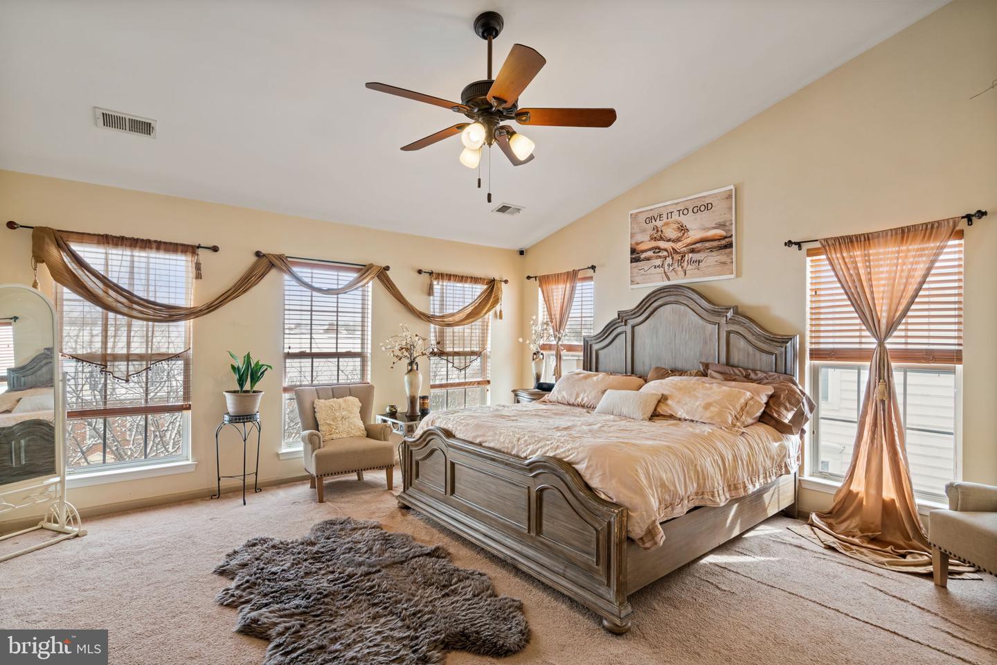 5031 ANCHORSTONE DR #5031, WOODBRIDGE, Virginia 22192, 3 Bedrooms Bedrooms, ,2 BathroomsBathrooms,Residential,For sale,5031 ANCHORSTONE DR #5031,VAPW2111966 MLS # VAPW2111966