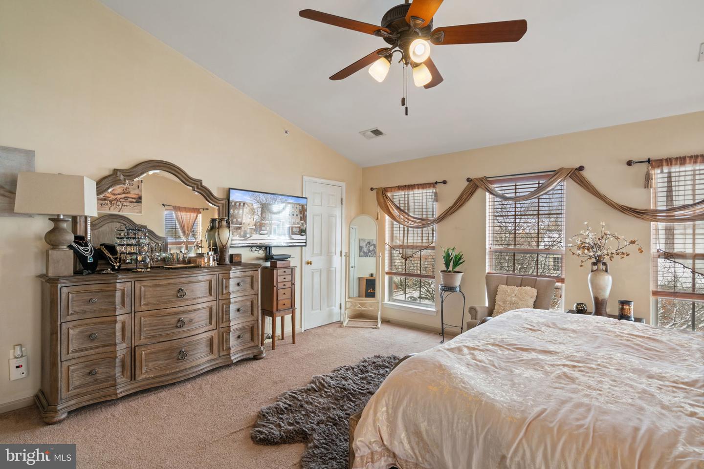 5031 ANCHORSTONE DR #5031, WOODBRIDGE, Virginia 22192, 3 Bedrooms Bedrooms, ,2 BathroomsBathrooms,Residential,For sale,5031 ANCHORSTONE DR #5031,VAPW2111966 MLS # VAPW2111966