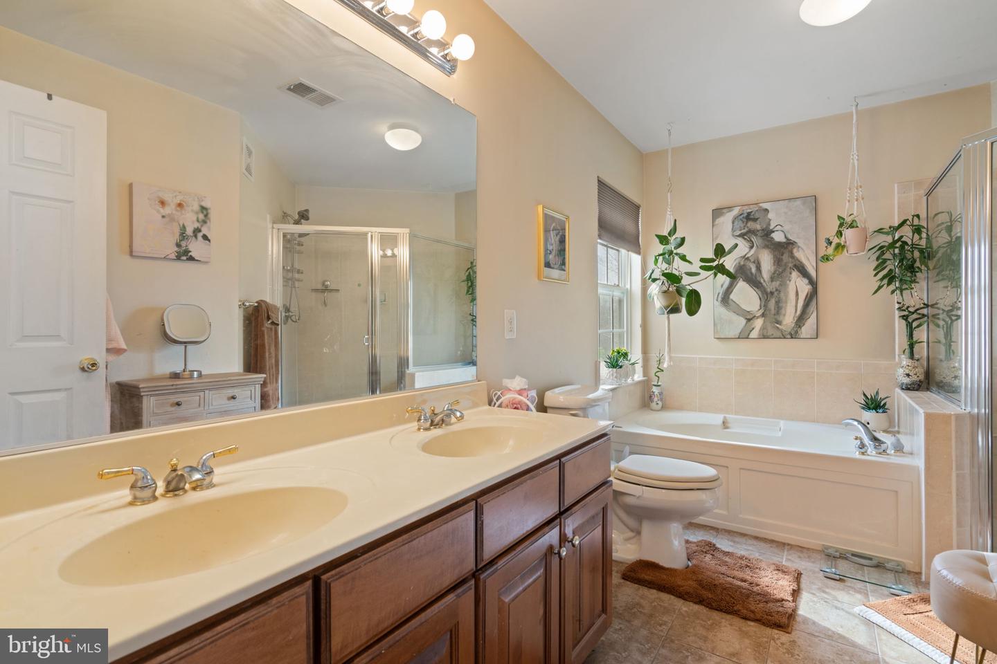 5031 ANCHORSTONE DR #5031, WOODBRIDGE, Virginia 22192, 3 Bedrooms Bedrooms, ,2 BathroomsBathrooms,Residential,For sale,5031 ANCHORSTONE DR #5031,VAPW2111966 MLS # VAPW2111966