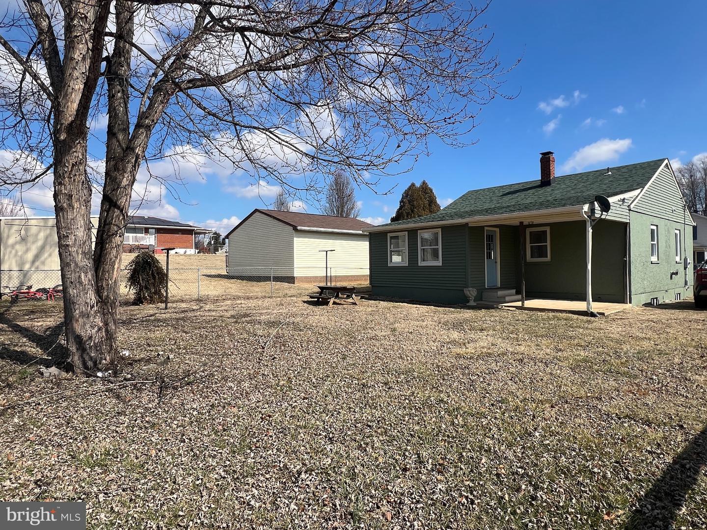 306 N KELLY ST, CULPEPER, Virginia 22701, 3 Bedrooms Bedrooms, 6 Rooms Rooms,1 BathroomBathrooms,Residential,For sale,306 N KELLY ST,VACU2012652 MLS # VACU2012652