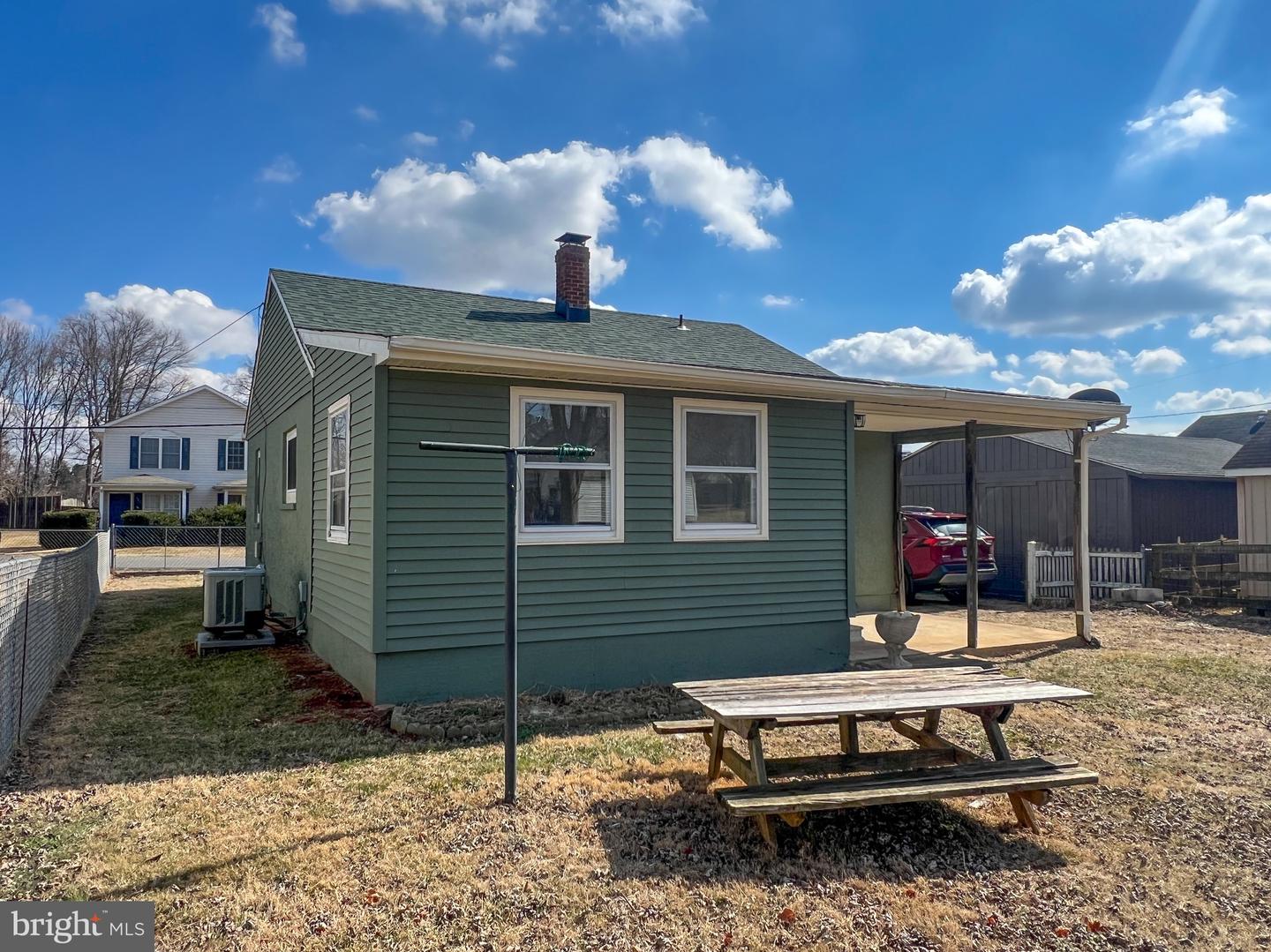 306 N KELLY ST, CULPEPER, Virginia 22701, 3 Bedrooms Bedrooms, 6 Rooms Rooms,1 BathroomBathrooms,Residential,For sale,306 N KELLY ST,VACU2012652 MLS # VACU2012652