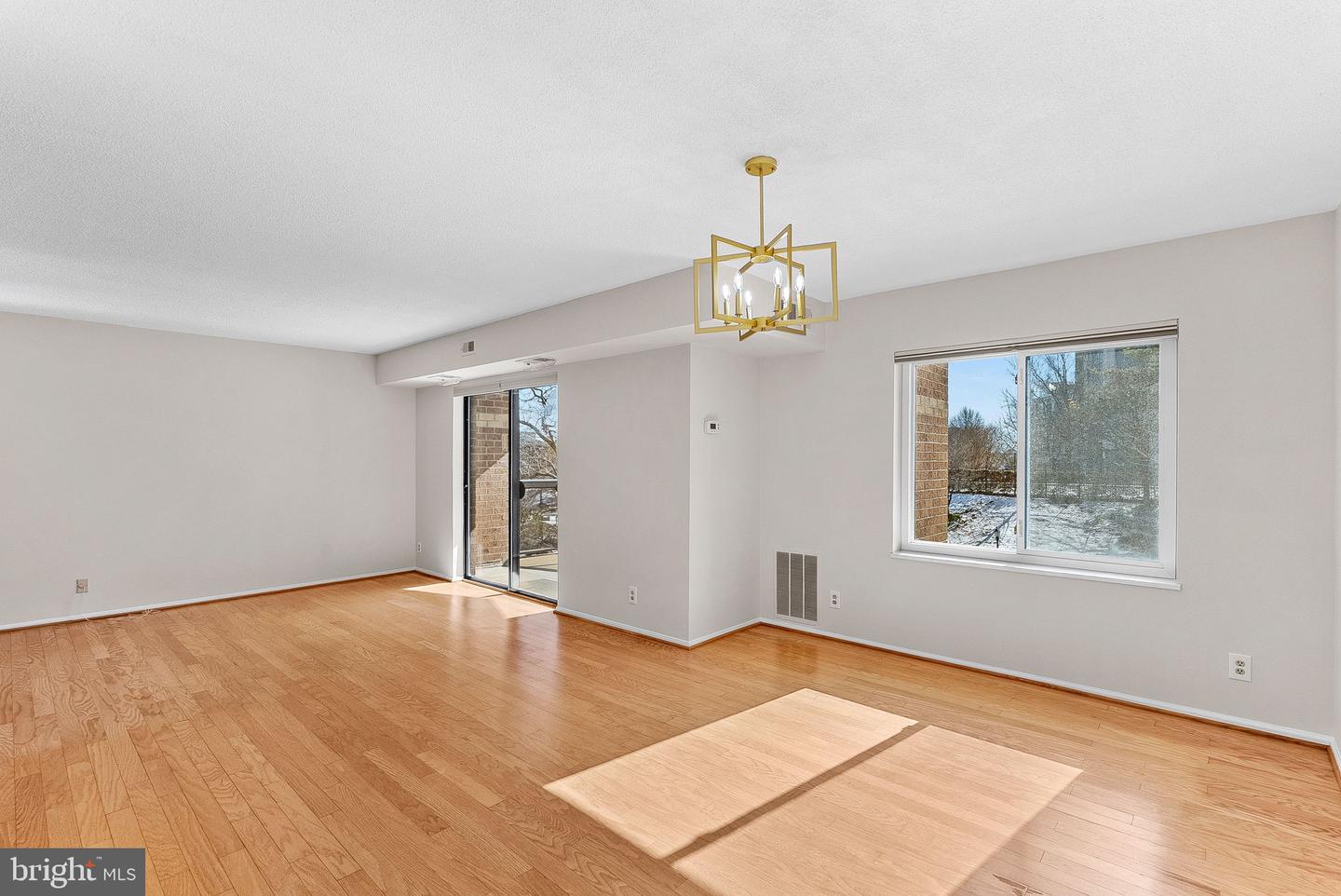 8340 GREENSBORO DR #118, MCLEAN, Virginia 22102, 1 Bedroom Bedrooms, ,1 BathroomBathrooms,Residential,For sale,8340 GREENSBORO DR #118,VAFX2291602 MLS # VAFX2291602