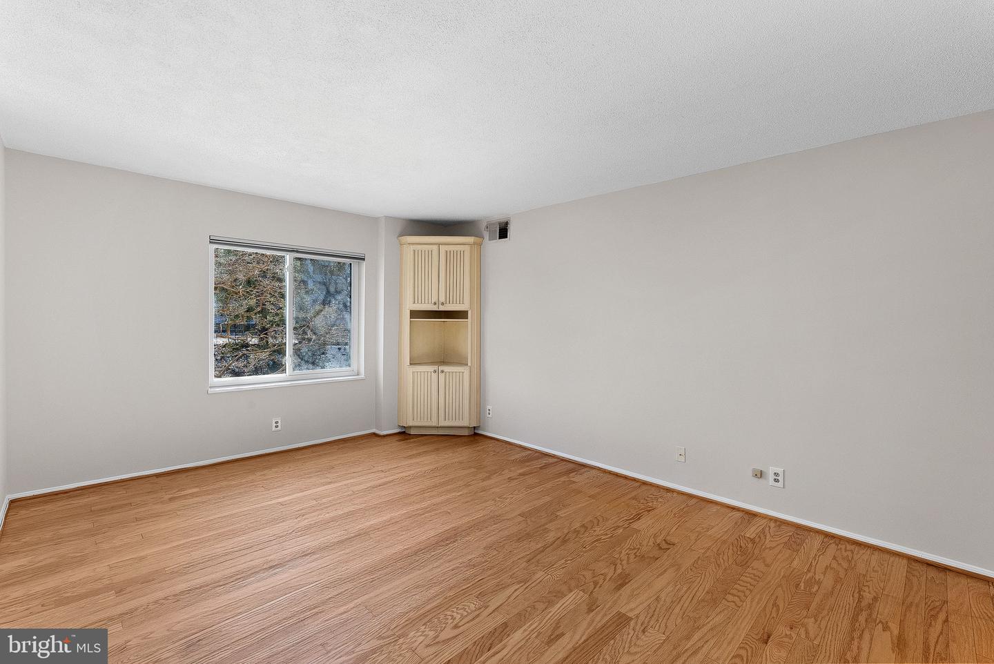 8340 GREENSBORO DR #118, MCLEAN, Virginia 22102, 1 Bedroom Bedrooms, ,1 BathroomBathrooms,Residential,For sale,8340 GREENSBORO DR #118,VAFX2291602 MLS # VAFX2291602