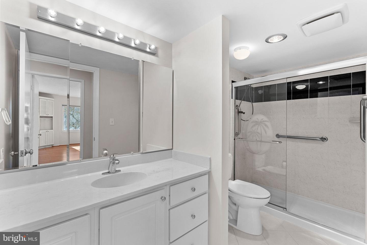 8340 GREENSBORO DR #118, MCLEAN, Virginia 22102, 1 Bedroom Bedrooms, ,1 BathroomBathrooms,Residential,For sale,8340 GREENSBORO DR #118,VAFX2291602 MLS # VAFX2291602