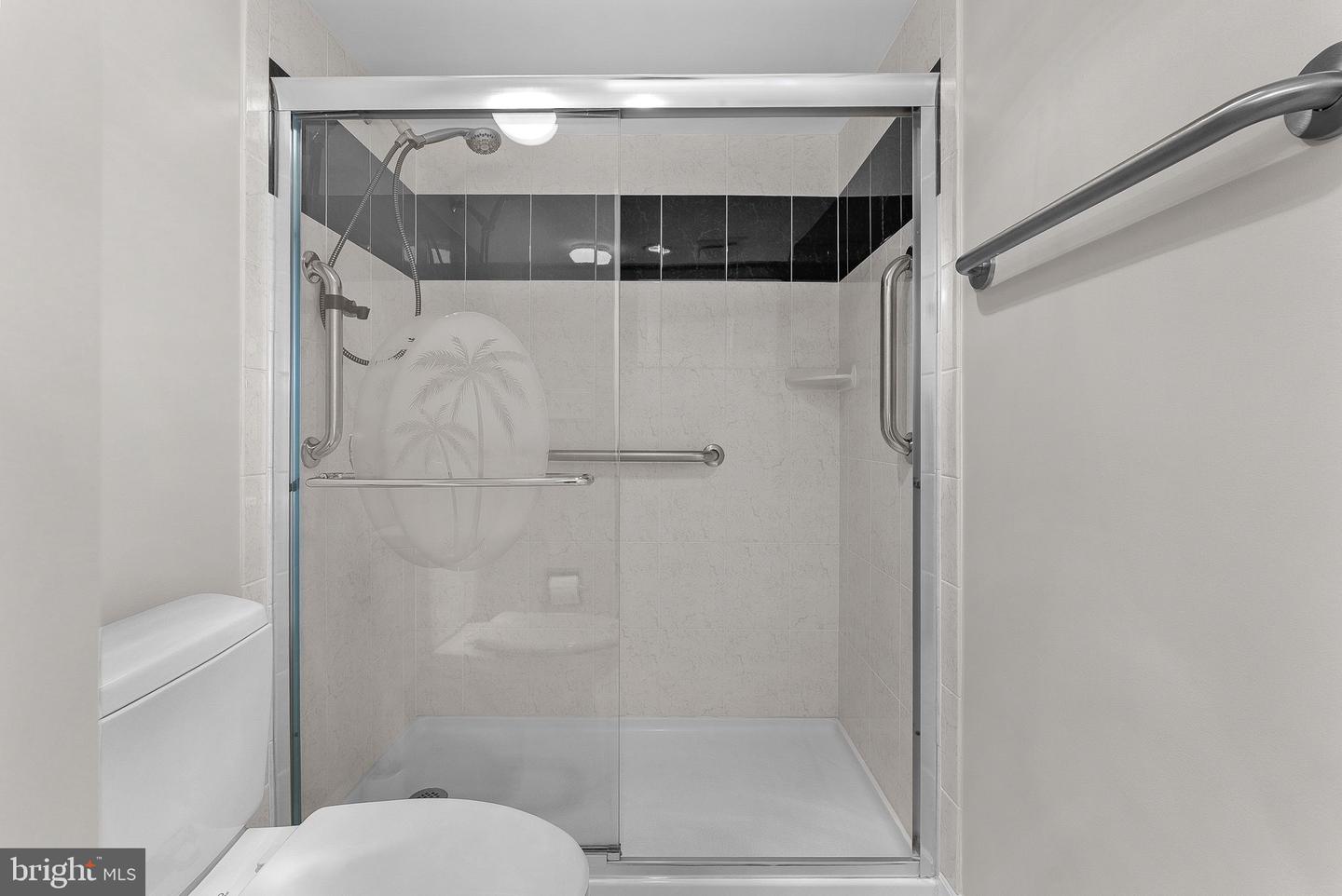 8340 GREENSBORO DR #118, MCLEAN, Virginia 22102, 1 Bedroom Bedrooms, ,1 BathroomBathrooms,Residential,For sale,8340 GREENSBORO DR #118,VAFX2291602 MLS # VAFX2291602