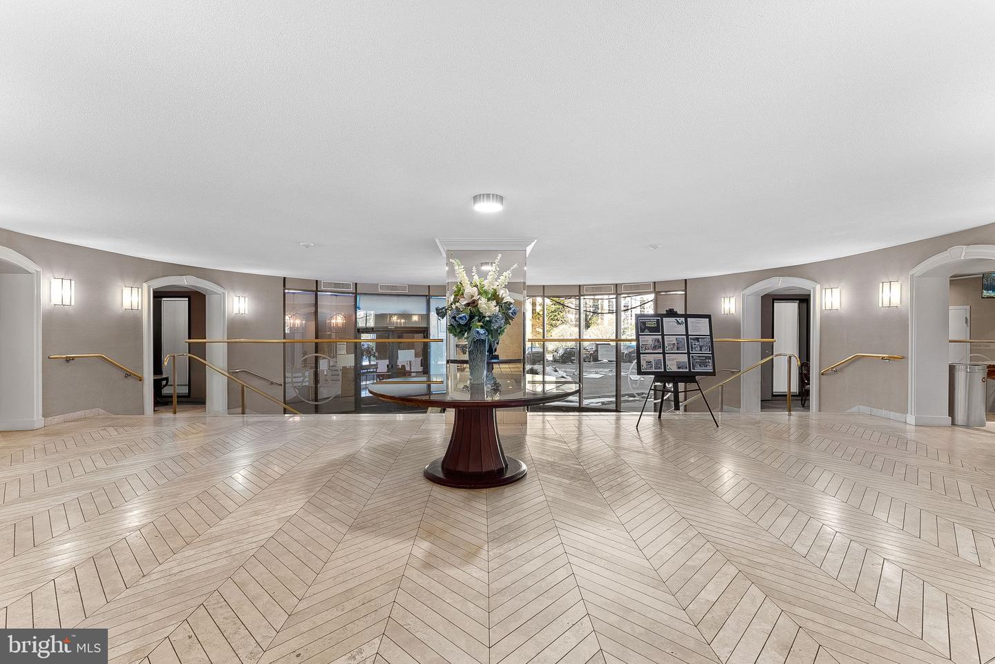 8340 GREENSBORO DR #118, MCLEAN, Virginia 22102, 1 Bedroom Bedrooms, ,1 BathroomBathrooms,Residential,For sale,8340 GREENSBORO DR #118,VAFX2291602 MLS # VAFX2291602