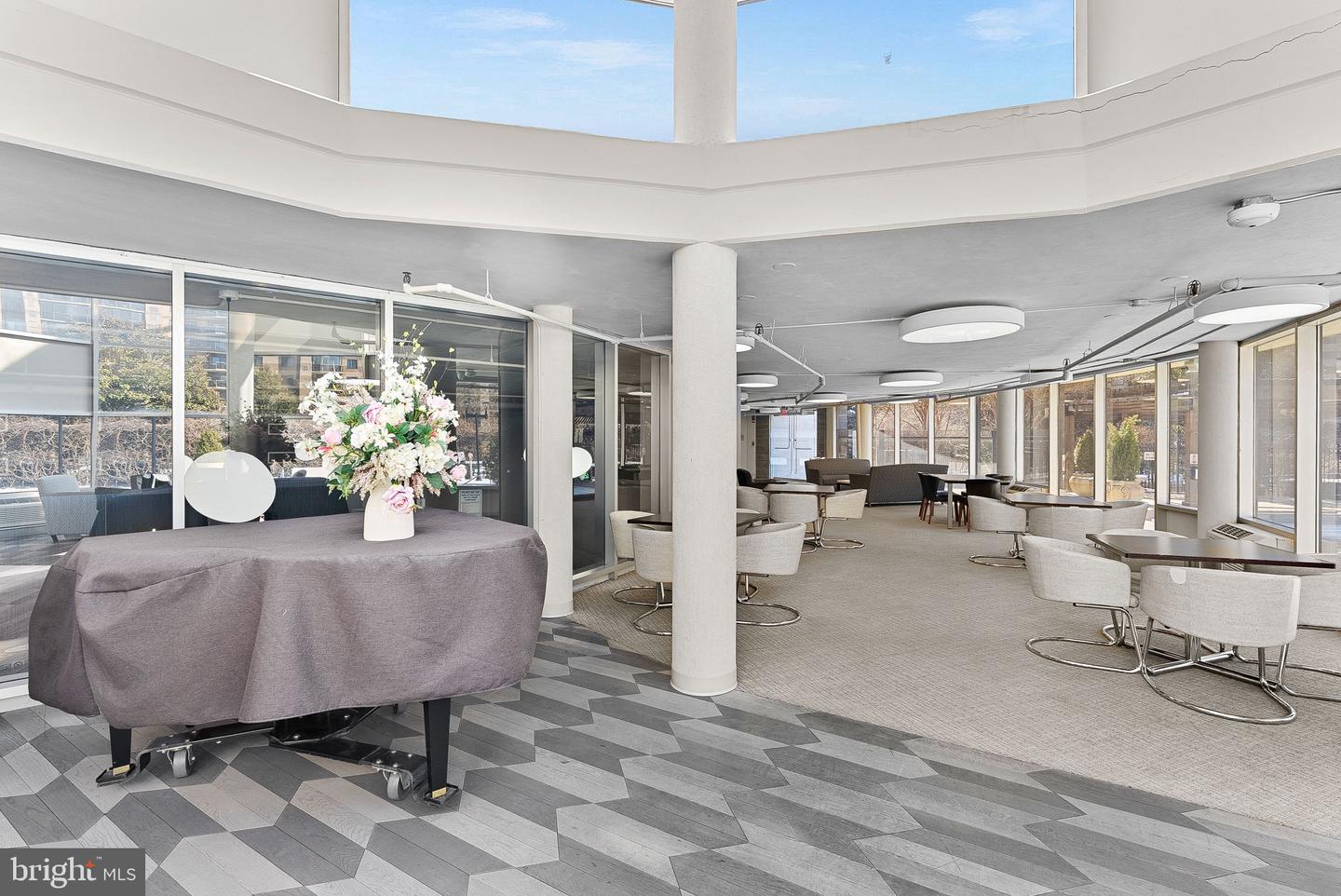 8340 GREENSBORO DR #118, MCLEAN, Virginia 22102, 1 Bedroom Bedrooms, ,1 BathroomBathrooms,Residential,For sale,8340 GREENSBORO DR #118,VAFX2291602 MLS # VAFX2291602