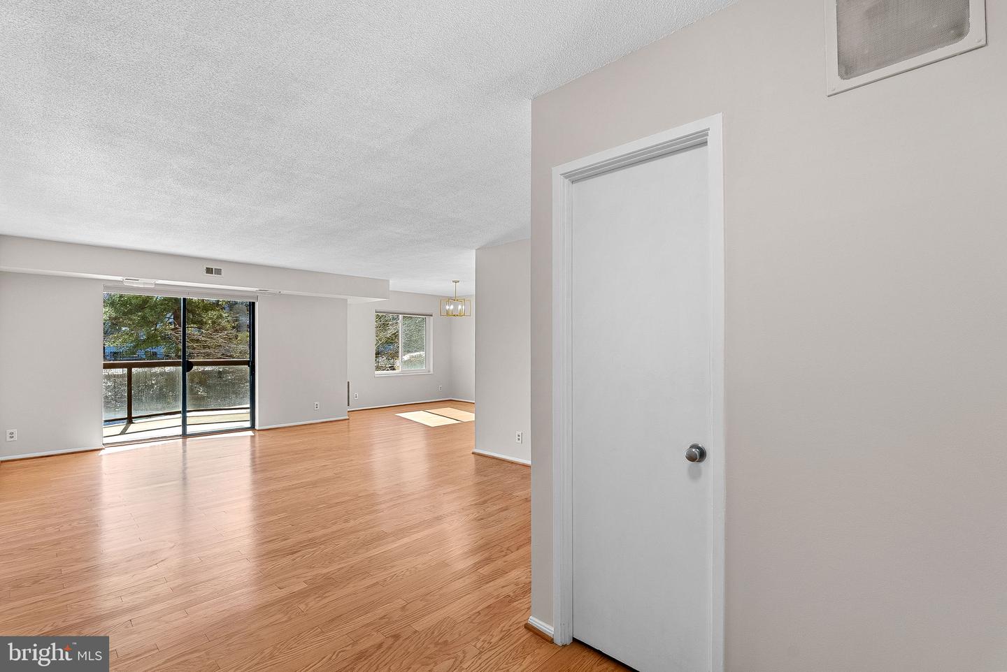 8340 GREENSBORO DR #118, MCLEAN, Virginia 22102, 1 Bedroom Bedrooms, ,1 BathroomBathrooms,Residential,For sale,8340 GREENSBORO DR #118,VAFX2291602 MLS # VAFX2291602