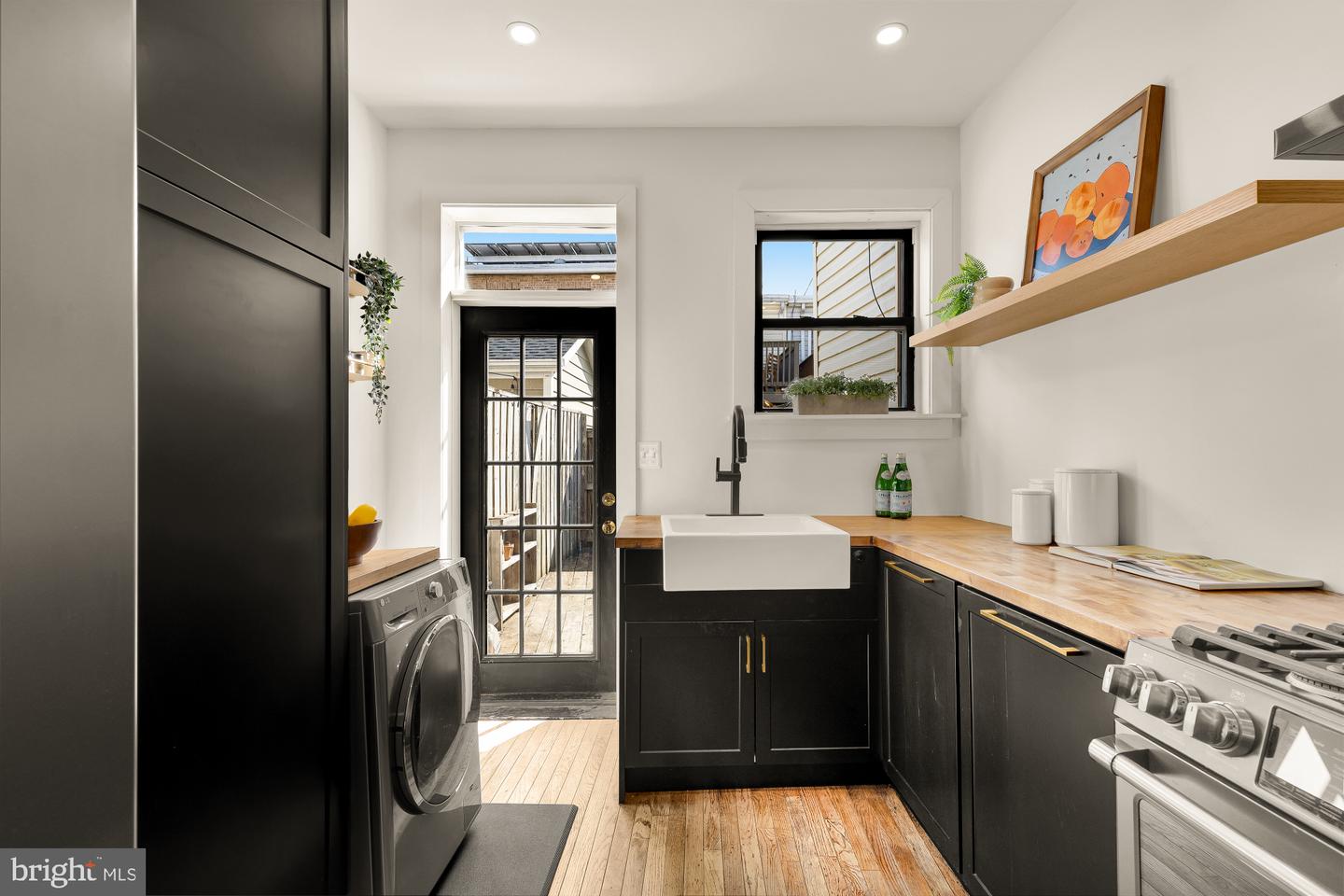 1237 POTOMAC AVE SE, WASHINGTON, District Of Columbia 20003, 2 Bedrooms Bedrooms, ,1 BathroomBathrooms,Residential,For sale,1237 POTOMAC AVE SE,DCDC2246800 MLS # DCDC2246800