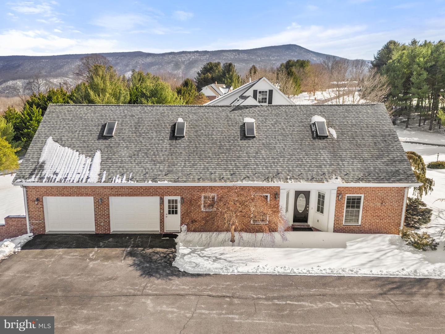 256 CLIFFSIDE DR, EDINBURG, Virginia 22824, 5 Bedrooms Bedrooms, 11 Rooms Rooms,5 BathroomsBathrooms,Residential,For sale,256 CLIFFSIDE DR,VASH2013636 MLS # VASH2013636 256 CLIFFSIDE DR, EDINBURG, Virginia 22824, 5 Bedrooms Bedrooms, 11 Rooms Rooms,5 BathroomsBathrooms,Residential,For sale,256 CLIFFSIDE DR,VASH2013636 MLS # VASH2013636