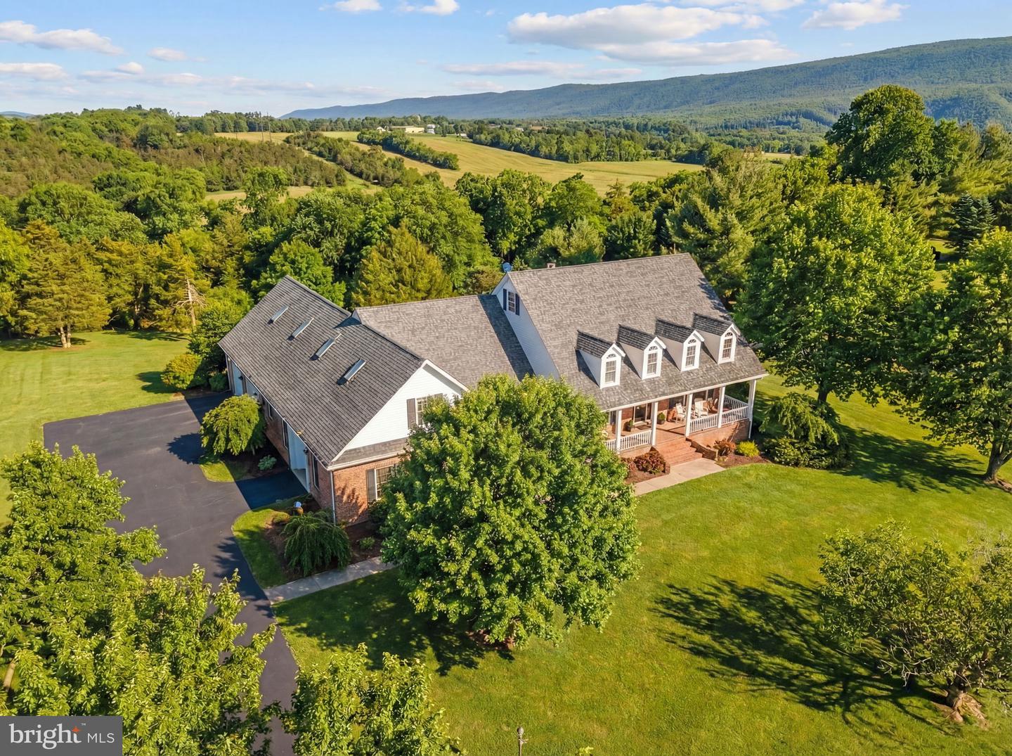 256 CLIFFSIDE DR, EDINBURG, Virginia 22824, 5 Bedrooms Bedrooms, 11 Rooms Rooms,5 BathroomsBathrooms,Residential,For sale,256 CLIFFSIDE DR,VASH2013636 MLS # VASH2013636 256 CLIFFSIDE DR, EDINBURG, Virginia 22824, 5 Bedrooms Bedrooms, 11 Rooms Rooms,5 BathroomsBathrooms,Residential,For sale,256 CLIFFSIDE DR,VASH2013636 MLS # VASH2013636