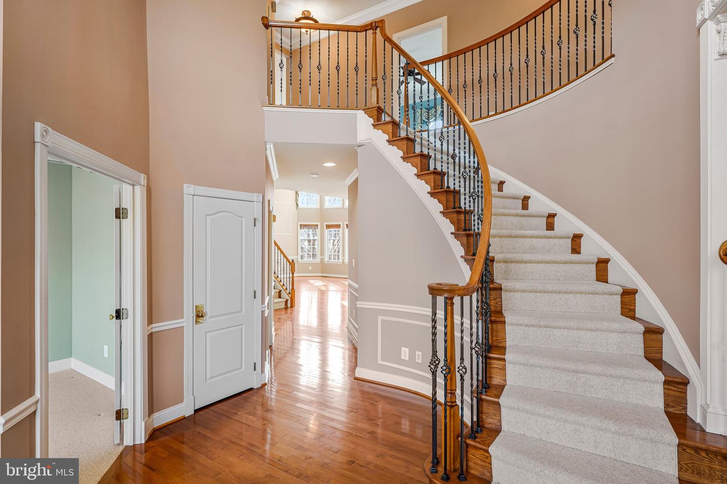 17485 WHITE GATE PL, LEESBURG, Virginia 20175, 5 Bedrooms Bedrooms, ,4 BathroomsBathrooms,Residential,For sale,17485 WHITE GATE PL,VALO2116432 MLS # VALO2116432