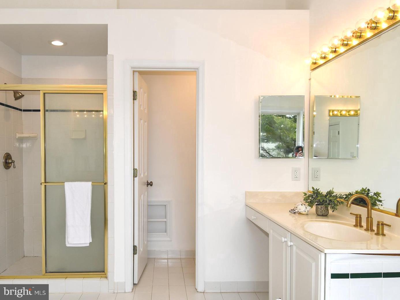 20630 MUDDY HARBOUR SQ, STERLING, Virginia 20165, 3 Bedrooms Bedrooms, ,3 BathroomsBathrooms,Residential,For sale,20630 MUDDY HARBOUR SQ,VALO2116414 MLS # VALO2116414