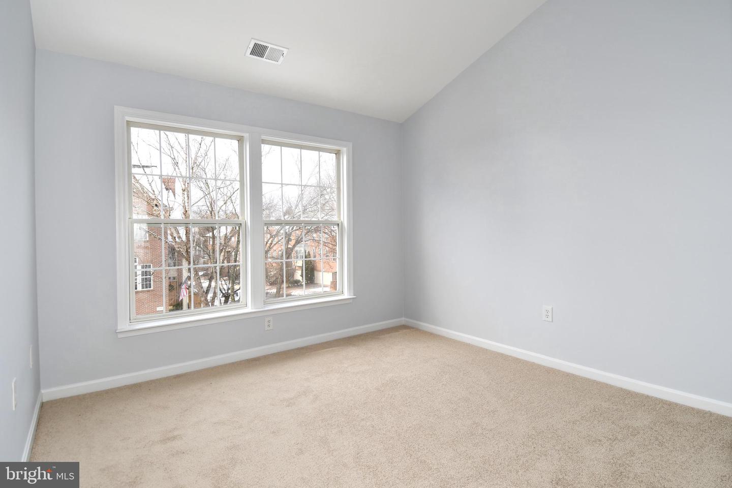 20630 MUDDY HARBOUR SQ, STERLING, Virginia 20165, 3 Bedrooms Bedrooms, ,3 BathroomsBathrooms,Residential,For sale,20630 MUDDY HARBOUR SQ,VALO2116414 MLS # VALO2116414