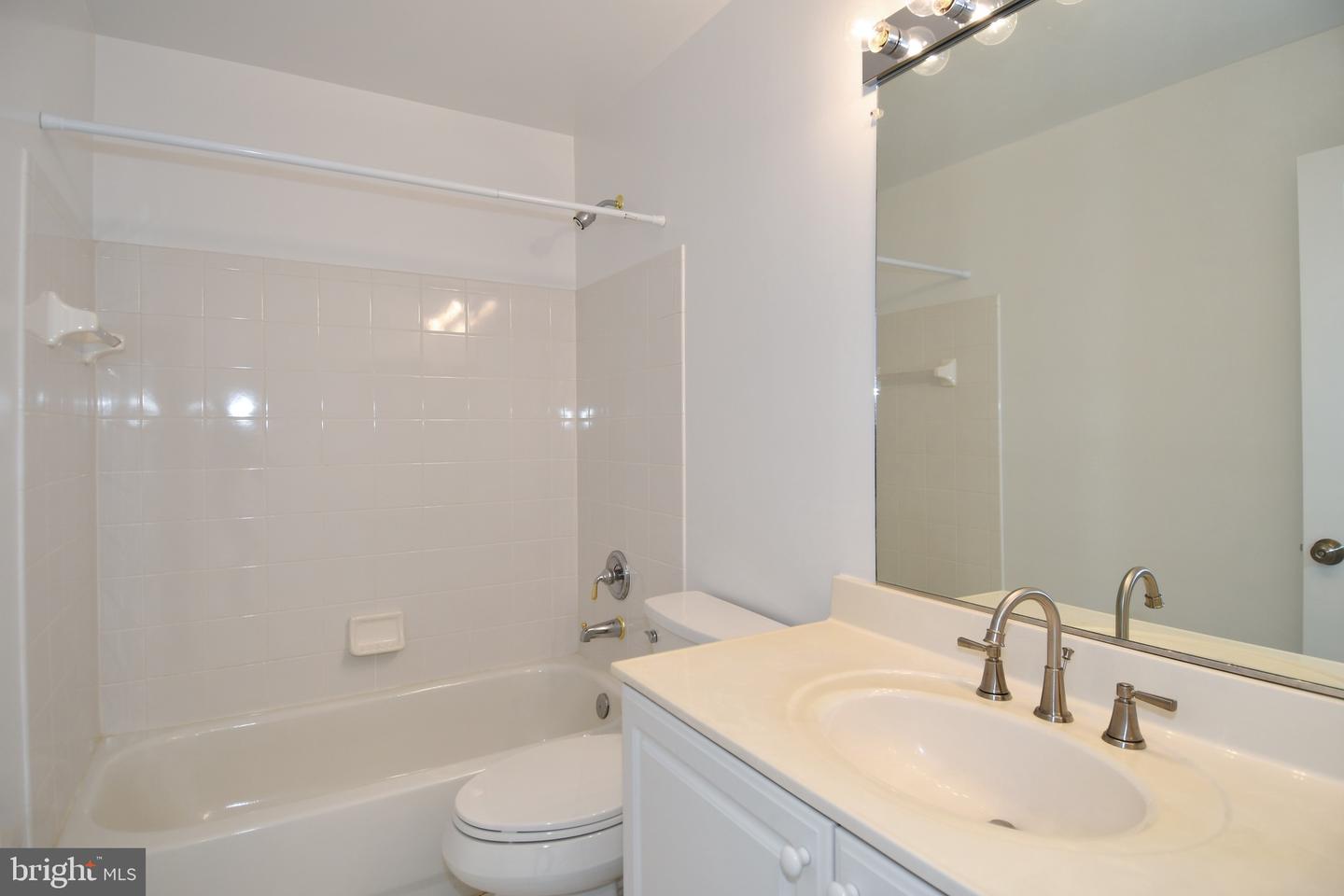 20630 MUDDY HARBOUR SQ, STERLING, Virginia 20165, 3 Bedrooms Bedrooms, ,3 BathroomsBathrooms,Residential,For sale,20630 MUDDY HARBOUR SQ,VALO2116414 MLS # VALO2116414