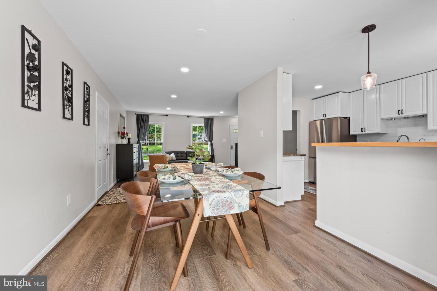 9518 CENTER ST, VIENNA, Virginia 22181, 4 Bedrooms Bedrooms, ,3 BathroomsBathrooms,Residential,For sale,9518 CENTER ST,VAFX2292164 MLS # VAFX2292164 9518 CENTER ST, VIENNA, Virginia 22181, 4 Bedrooms Bedrooms, ,3 BathroomsBathrooms,Residential,For sale,9518 CENTER ST,VAFX2292164 MLS # VAFX2292164