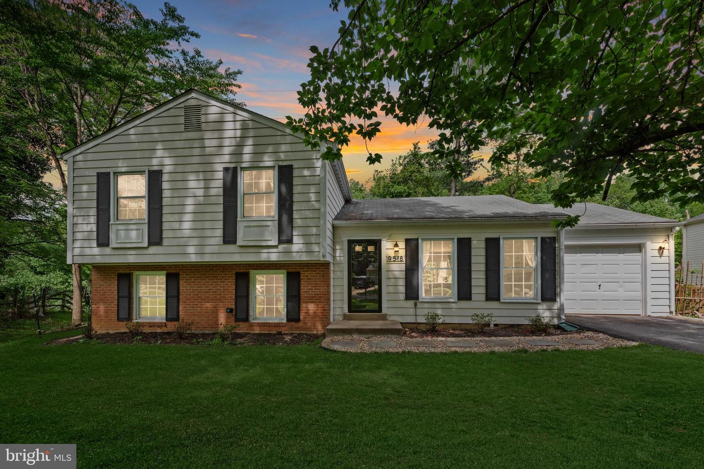 9518 CENTER ST, VIENNA, Virginia 22181, 4 Bedrooms Bedrooms, ,3 BathroomsBathrooms,Residential,For sale,9518 CENTER ST,VAFX2292164 MLS # VAFX2292164 9518 CENTER ST, VIENNA, Virginia 22181, 4 Bedrooms Bedrooms, ,3 BathroomsBathrooms,Residential,For sale,9518 CENTER ST,VAFX2292164 MLS # VAFX2292164