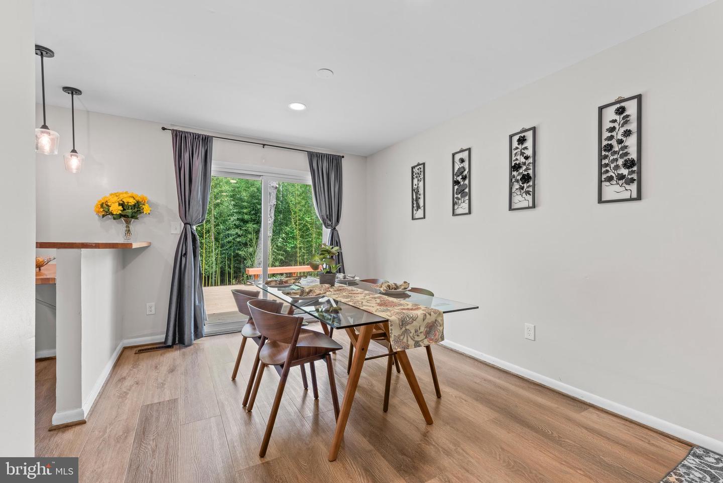 9518 CENTER ST, VIENNA, Virginia 22181, 4 Bedrooms Bedrooms, ,3 BathroomsBathrooms,Residential,For sale,9518 CENTER ST,VAFX2292164 MLS # VAFX2292164 9518 CENTER ST, VIENNA, Virginia 22181, 4 Bedrooms Bedrooms, ,3 BathroomsBathrooms,Residential,For sale,9518 CENTER ST,VAFX2292164 MLS # VAFX2292164