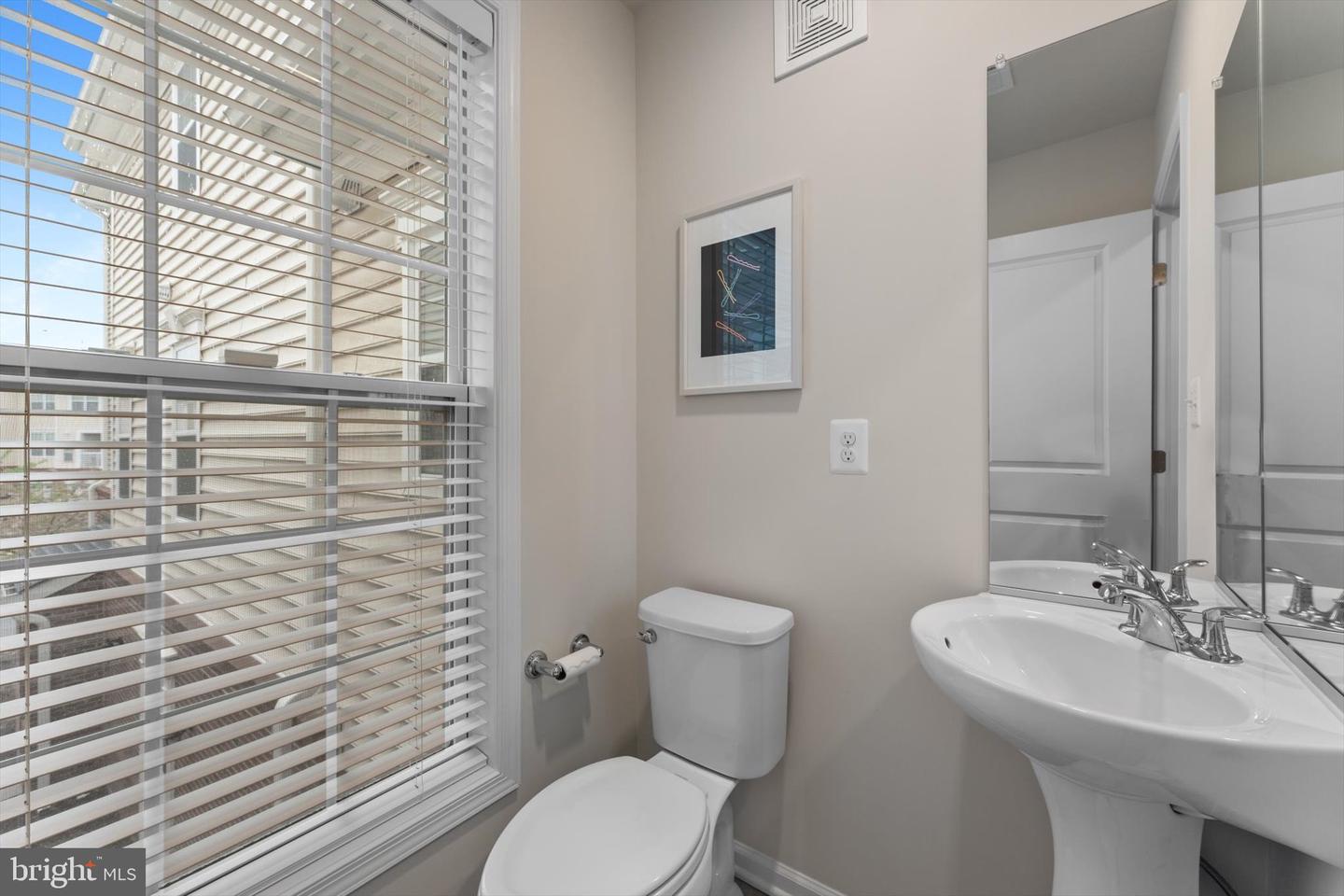 23265 MILLTOWN KNOLL SQ #109, ASHBURN, Virginia 20148, 2 Bedrooms Bedrooms, ,2 BathroomsBathrooms,Residential,For sale,23265 MILLTOWN KNOLL SQ #109,VALO2116442 MLS # VALO2116442