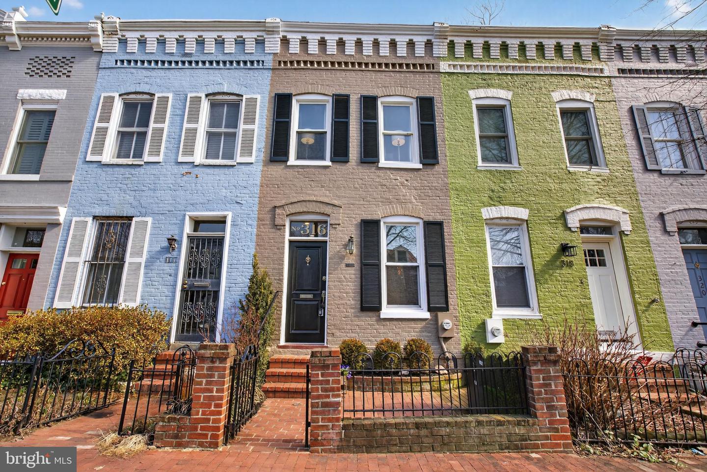 316 11TH ST SE, WASHINGTON, District Of Columbia 20003, 3 Bedrooms Bedrooms, ,1 BathroomBathrooms,Residential,For sale,316 11TH ST SE,DCDC2247198 MLS # DCDC2247198