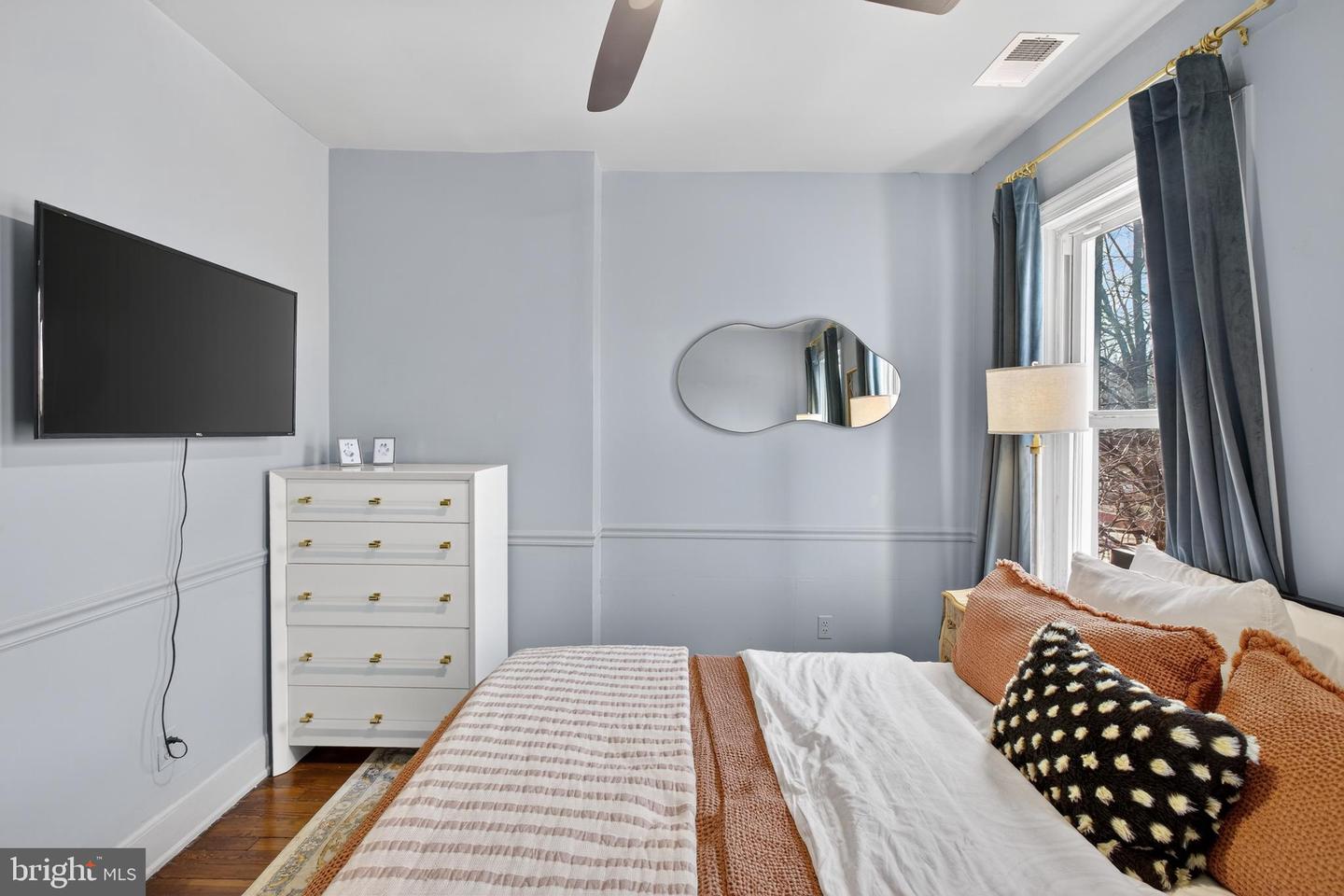 316 11TH ST SE, WASHINGTON, District Of Columbia 20003, 3 Bedrooms Bedrooms, ,1 BathroomBathrooms,Residential,For sale,316 11TH ST SE,DCDC2247198 MLS # DCDC2247198