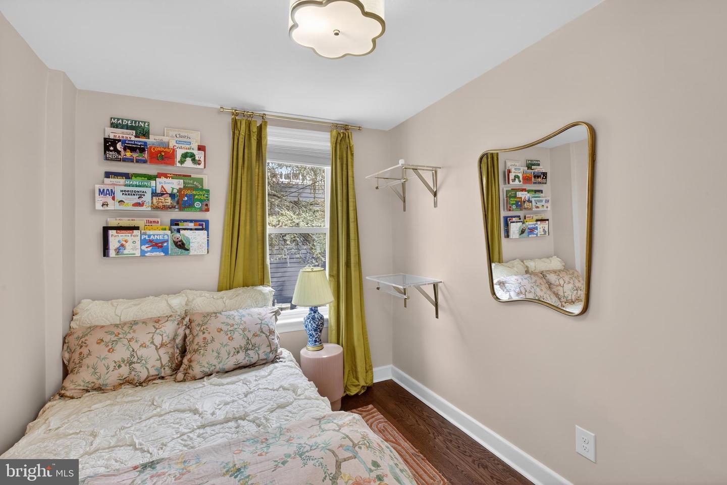 316 11TH ST SE, WASHINGTON, District Of Columbia 20003, 3 Bedrooms Bedrooms, ,1 BathroomBathrooms,Residential,For sale,316 11TH ST SE,DCDC2247198 MLS # DCDC2247198