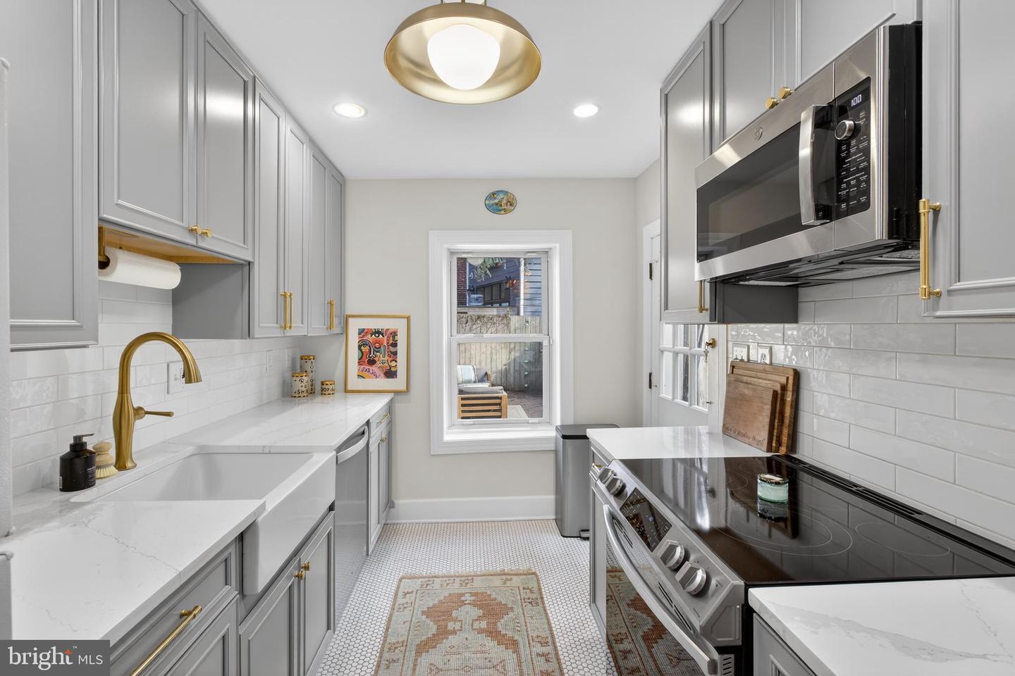 316 11TH ST SE, WASHINGTON, District Of Columbia 20003, 3 Bedrooms Bedrooms, ,1 BathroomBathrooms,Residential,For sale,316 11TH ST SE,DCDC2247198 MLS # DCDC2247198