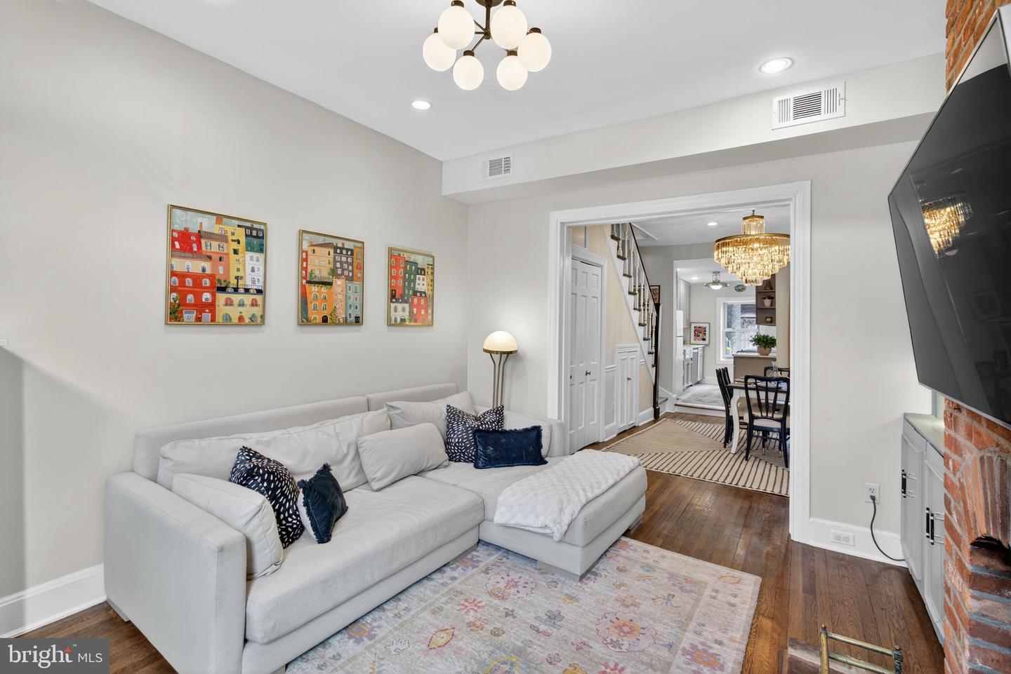 316 11TH ST SE, WASHINGTON, District Of Columbia 20003, 3 Bedrooms Bedrooms, ,1 BathroomBathrooms,Residential,For sale,316 11TH ST SE,DCDC2247198 MLS # DCDC2247198