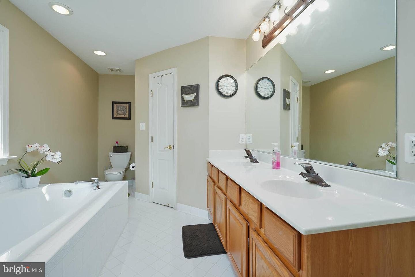 13806 RIGHT CT, WOODBRIDGE, Virginia 22193, 4 Bedrooms Bedrooms, ,3 BathroomsBathrooms,Residential,For sale,13806 RIGHT CT,VAPW2113170 MLS # VAPW2113170 13806 RIGHT CT, WOODBRIDGE, Virginia 22193, 4 Bedrooms Bedrooms, ,3 BathroomsBathrooms,Residential,For sale,13806 RIGHT CT,VAPW2113170 MLS # VAPW2113170