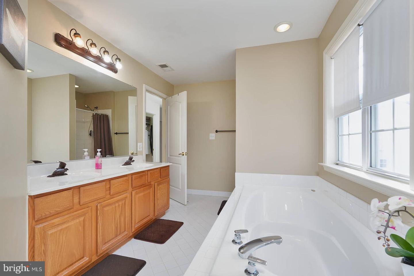 13806 RIGHT CT, WOODBRIDGE, Virginia 22193, 4 Bedrooms Bedrooms, ,3 BathroomsBathrooms,Residential,For sale,13806 RIGHT CT,VAPW2113170 MLS # VAPW2113170 13806 RIGHT CT, WOODBRIDGE, Virginia 22193, 4 Bedrooms Bedrooms, ,3 BathroomsBathrooms,Residential,For sale,13806 RIGHT CT,VAPW2113170 MLS # VAPW2113170