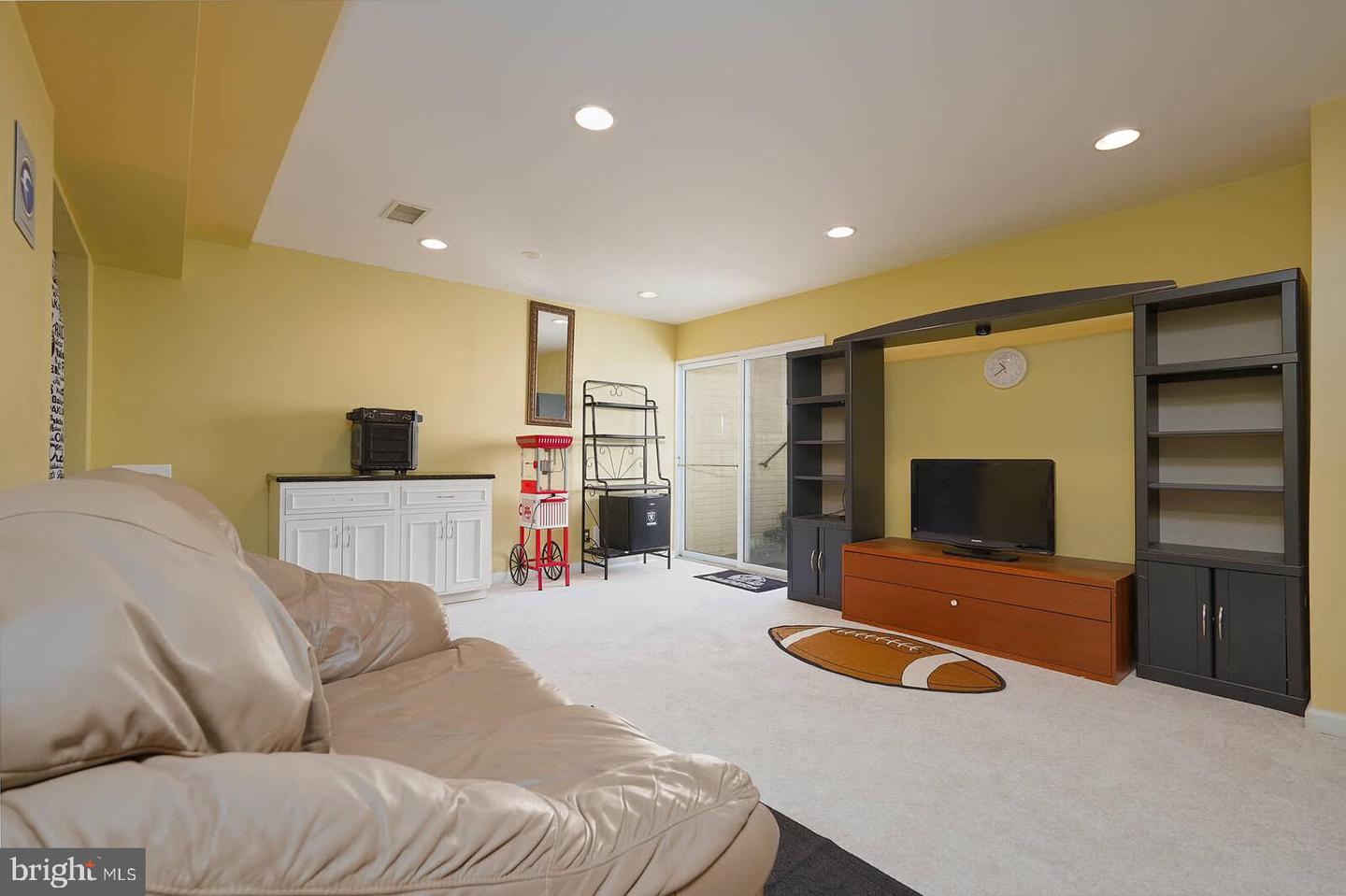 13806 RIGHT CT, WOODBRIDGE, Virginia 22193, 4 Bedrooms Bedrooms, ,3 BathroomsBathrooms,Residential,For sale,13806 RIGHT CT,VAPW2113170 MLS # VAPW2113170 13806 RIGHT CT, WOODBRIDGE, Virginia 22193, 4 Bedrooms Bedrooms, ,3 BathroomsBathrooms,Residential,For sale,13806 RIGHT CT,VAPW2113170 MLS # VAPW2113170