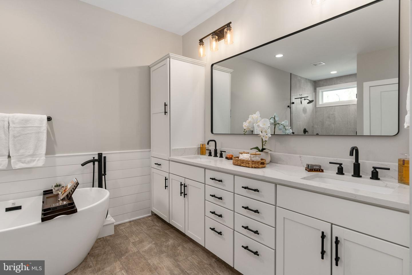 261 WASHINGTON ST, LOCUST GROVE, Virginia 22508, 4 Bedrooms Bedrooms, ,3 BathroomsBathrooms,Residential,For sale,261 WASHINGTON ST,VAOR2013410 MLS # VAOR2013410