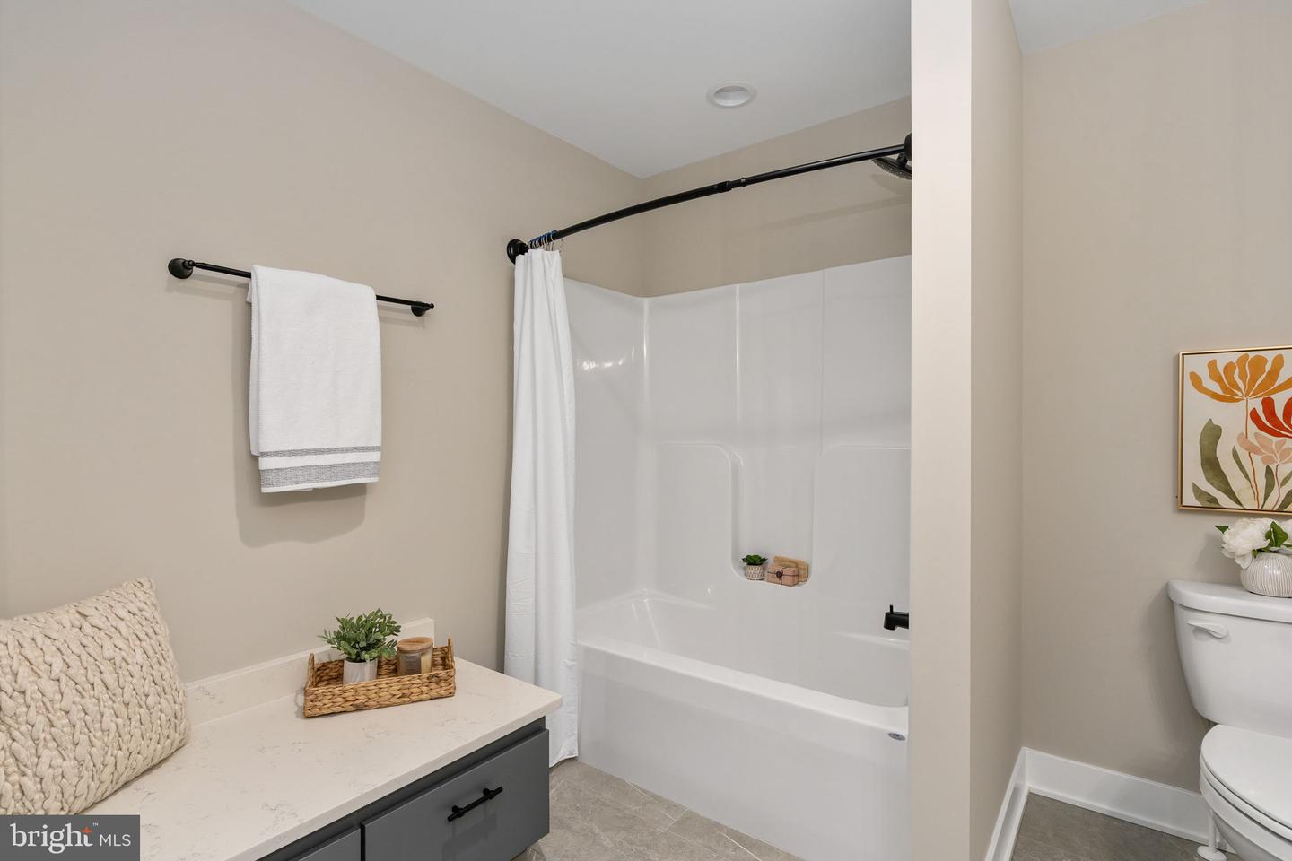 261 WASHINGTON ST, LOCUST GROVE, Virginia 22508, 4 Bedrooms Bedrooms, ,3 BathroomsBathrooms,Residential,For sale,261 WASHINGTON ST,VAOR2013410 MLS # VAOR2013410