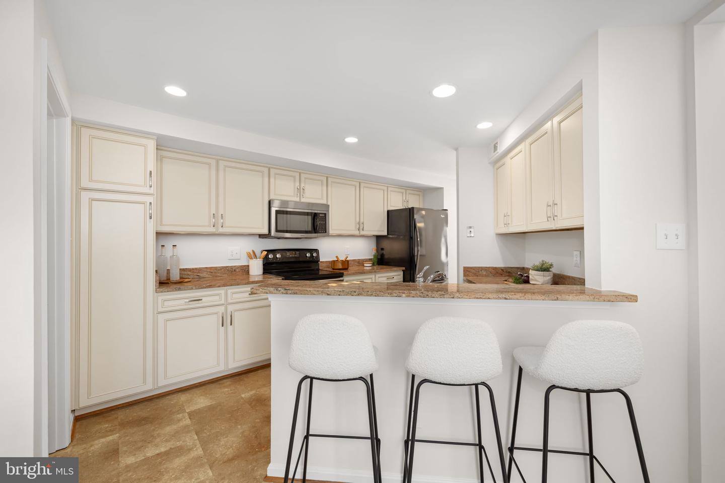 1509 DEER POINT WAY, RESTON, Virginia 20194, 2 Bedrooms Bedrooms, ,3 BathroomsBathrooms,Residential,For sale,1509 DEER POINT WAY,VAFX2292604 MLS # VAFX2292604