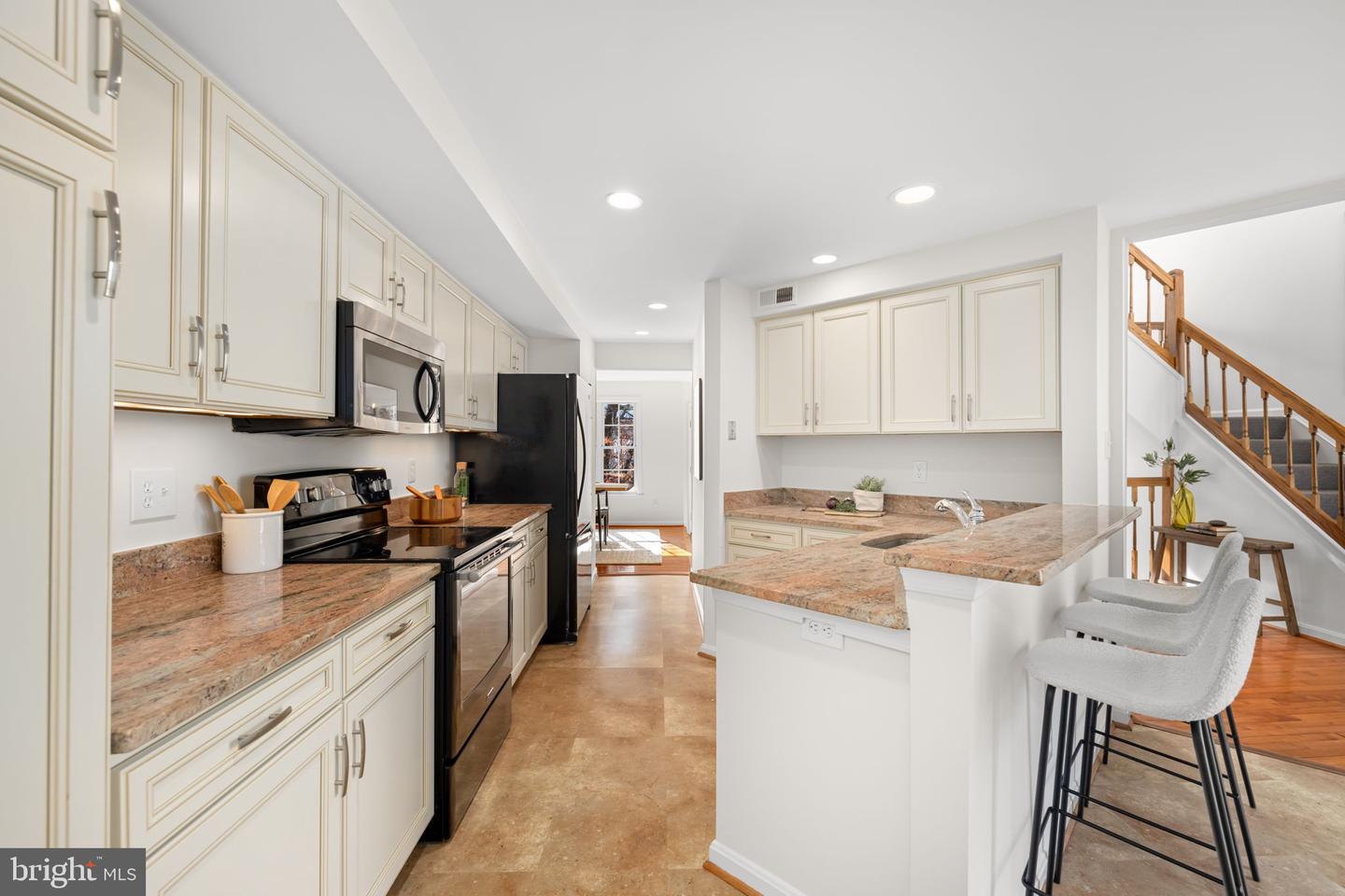 1509 DEER POINT WAY, RESTON, Virginia 20194, 2 Bedrooms Bedrooms, ,3 BathroomsBathrooms,Residential,For sale,1509 DEER POINT WAY,VAFX2292604 MLS # VAFX2292604