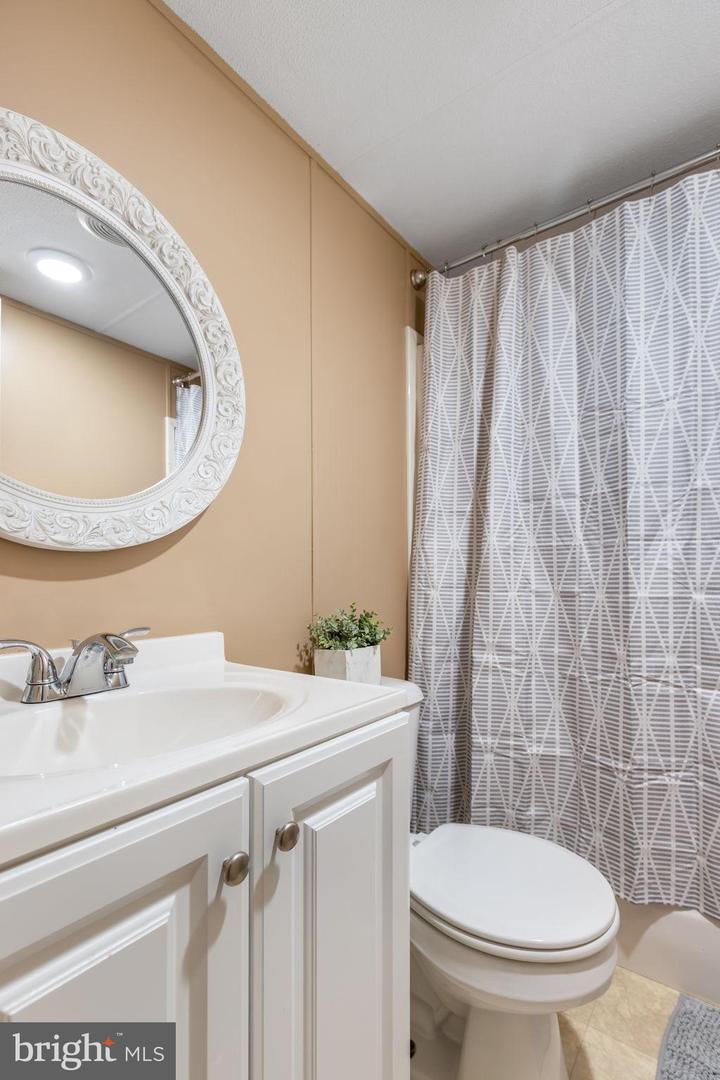 50 DUMFRIES DR, DUMFRIES, Virginia 22026, 3 Bedrooms Bedrooms, 10 Rooms Rooms,2 BathroomsBathrooms,Residential,For sale,50 DUMFRIES DR,VAPW2113242 MLS # VAPW2113242