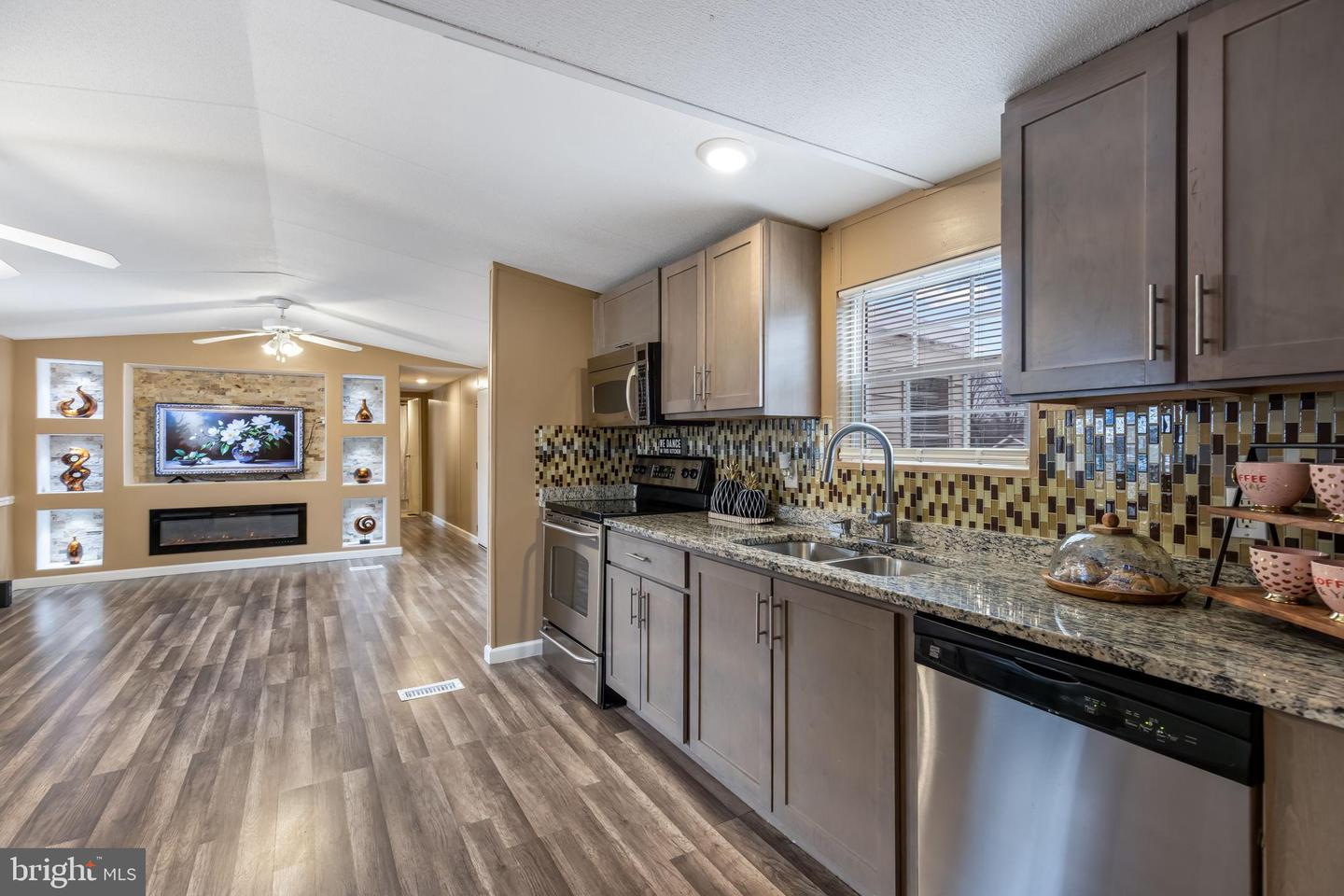 50 DUMFRIES DR, DUMFRIES, Virginia 22026, 3 Bedrooms Bedrooms, 10 Rooms Rooms,2 BathroomsBathrooms,Residential,For sale,50 DUMFRIES DR,VAPW2113242 MLS # VAPW2113242