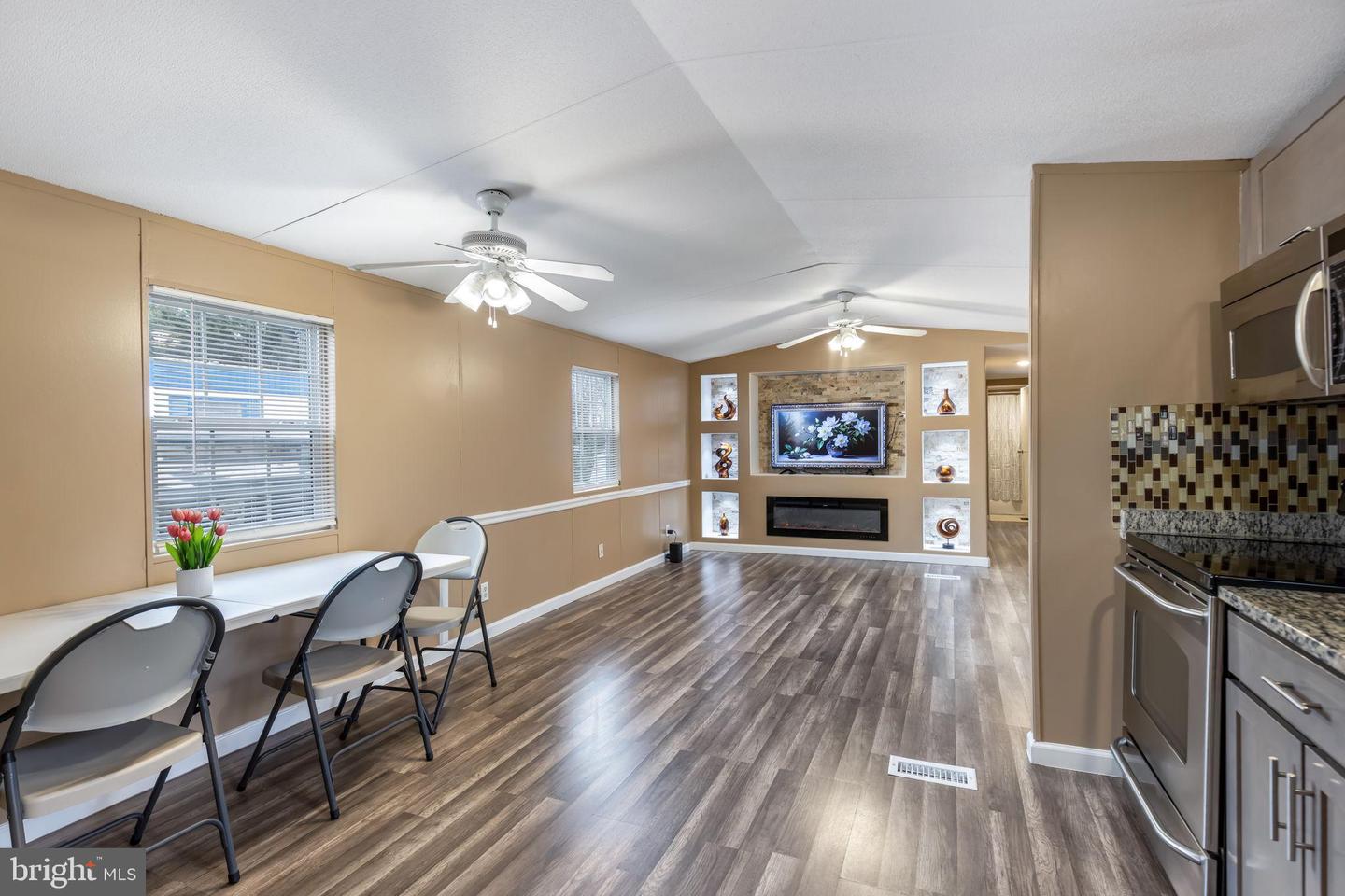 50 DUMFRIES DR, DUMFRIES, Virginia 22026, 3 Bedrooms Bedrooms, 10 Rooms Rooms,2 BathroomsBathrooms,Residential,For sale,50 DUMFRIES DR,VAPW2113242 MLS # VAPW2113242