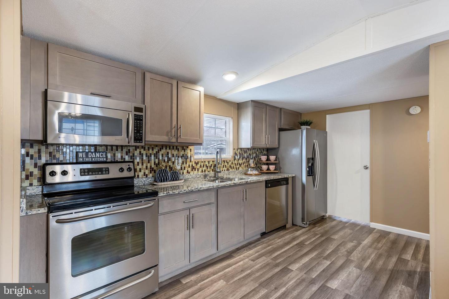 50 DUMFRIES DR, DUMFRIES, Virginia 22026, 3 Bedrooms Bedrooms, 10 Rooms Rooms,2 BathroomsBathrooms,Residential,For sale,50 DUMFRIES DR,VAPW2113242 MLS # VAPW2113242